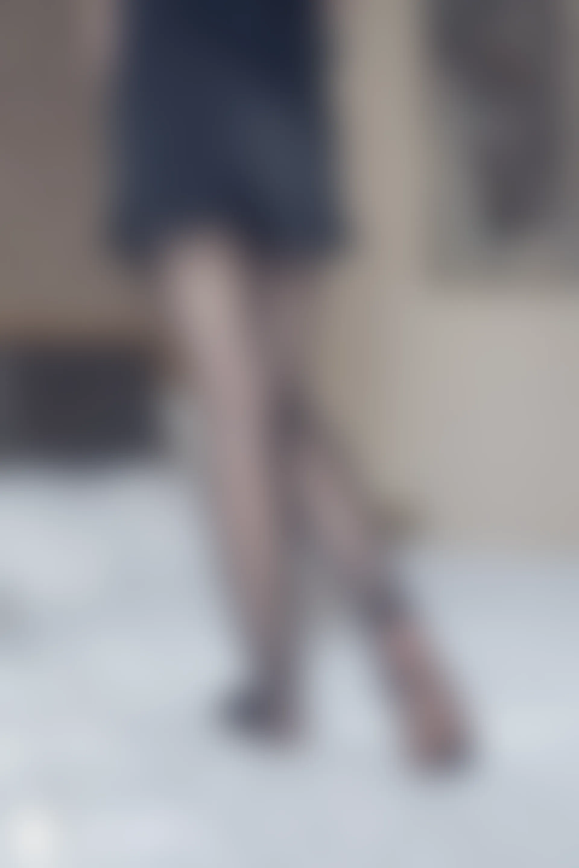 C32.003 黑纱裙 [40P-64MB]