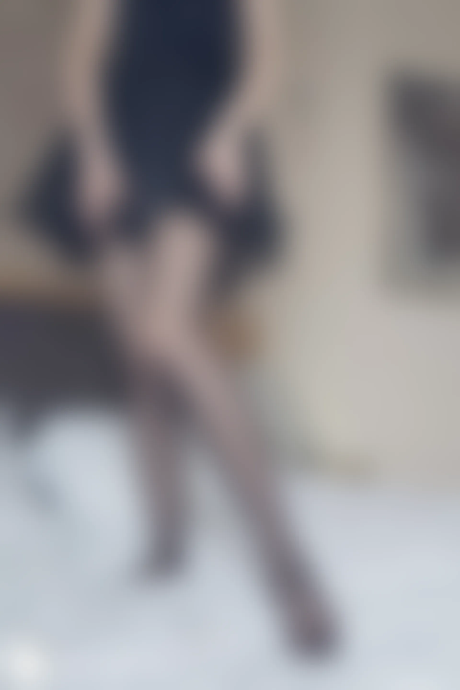 C32.003 黑纱裙 [40P-64MB]