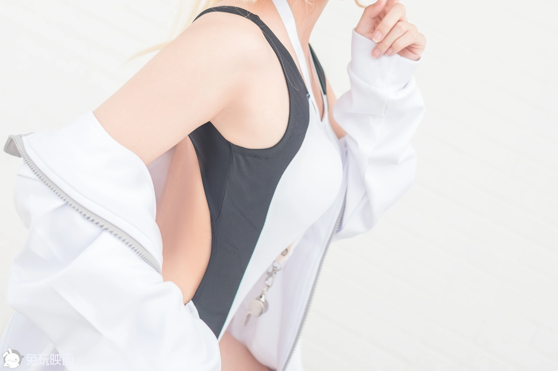 兔玩映画 夏日泳装 Vol.043 眼镜娘 [40P-504MB]