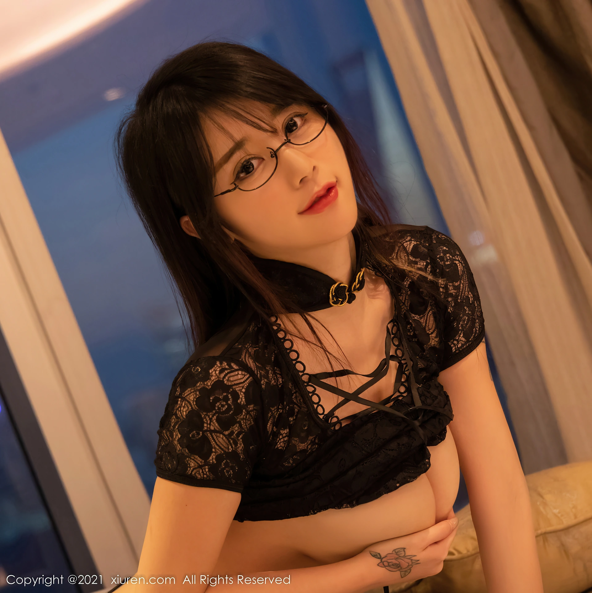 XiuRen秀人网 2021.12.09 No.4317 美七Mia 青海旅拍[68+1P 694MB]