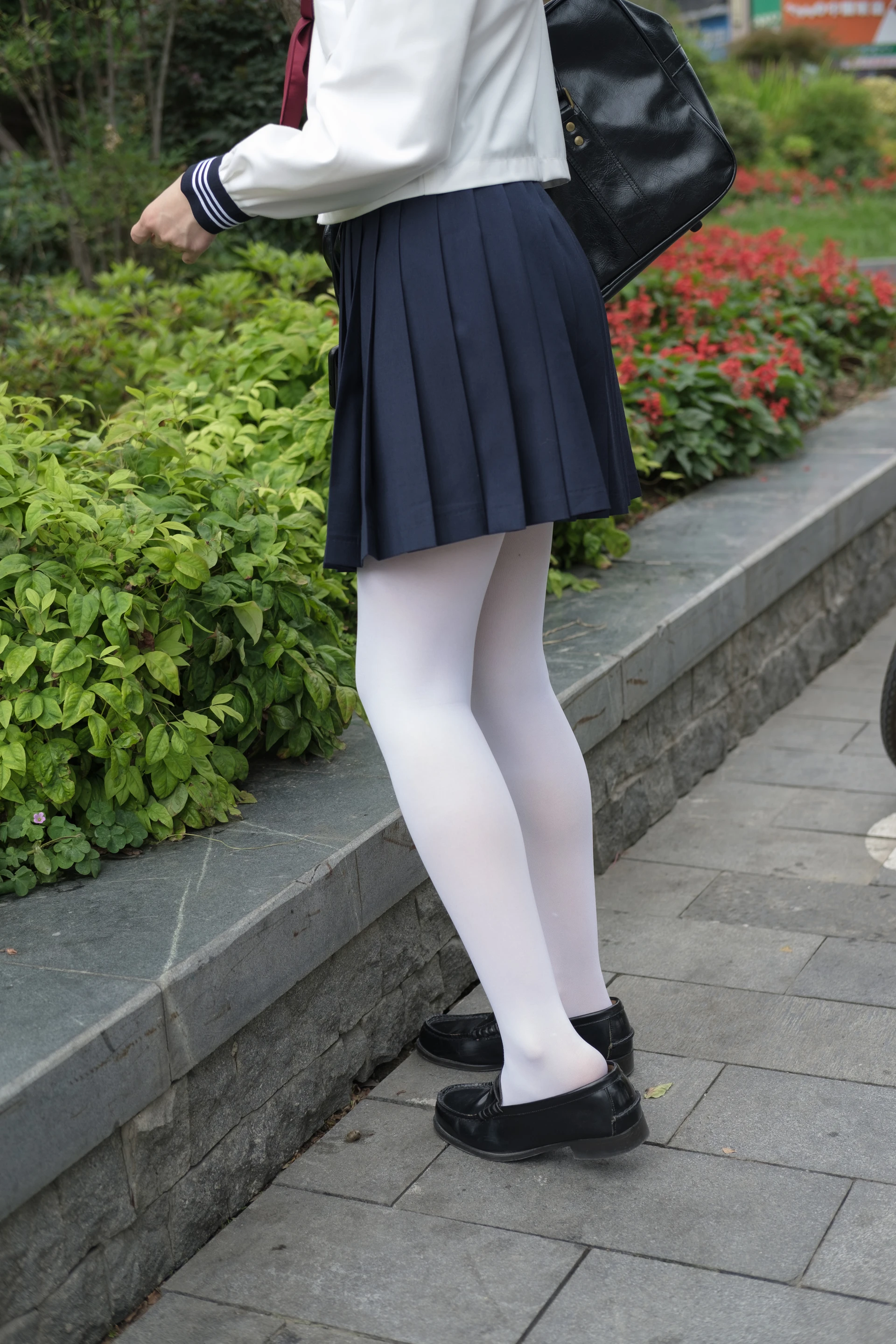 森萝财团 BETA-017 [83P-686M]学生证, 水手服, 白丝, 美腿