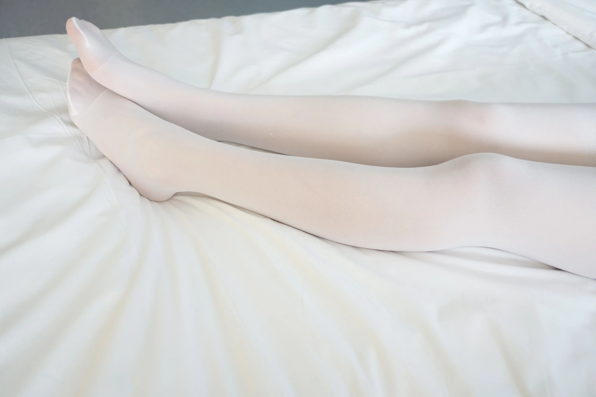 森萝财团 BETA-017 [83P-686M]学生证, 水手服, 白丝, 美腿