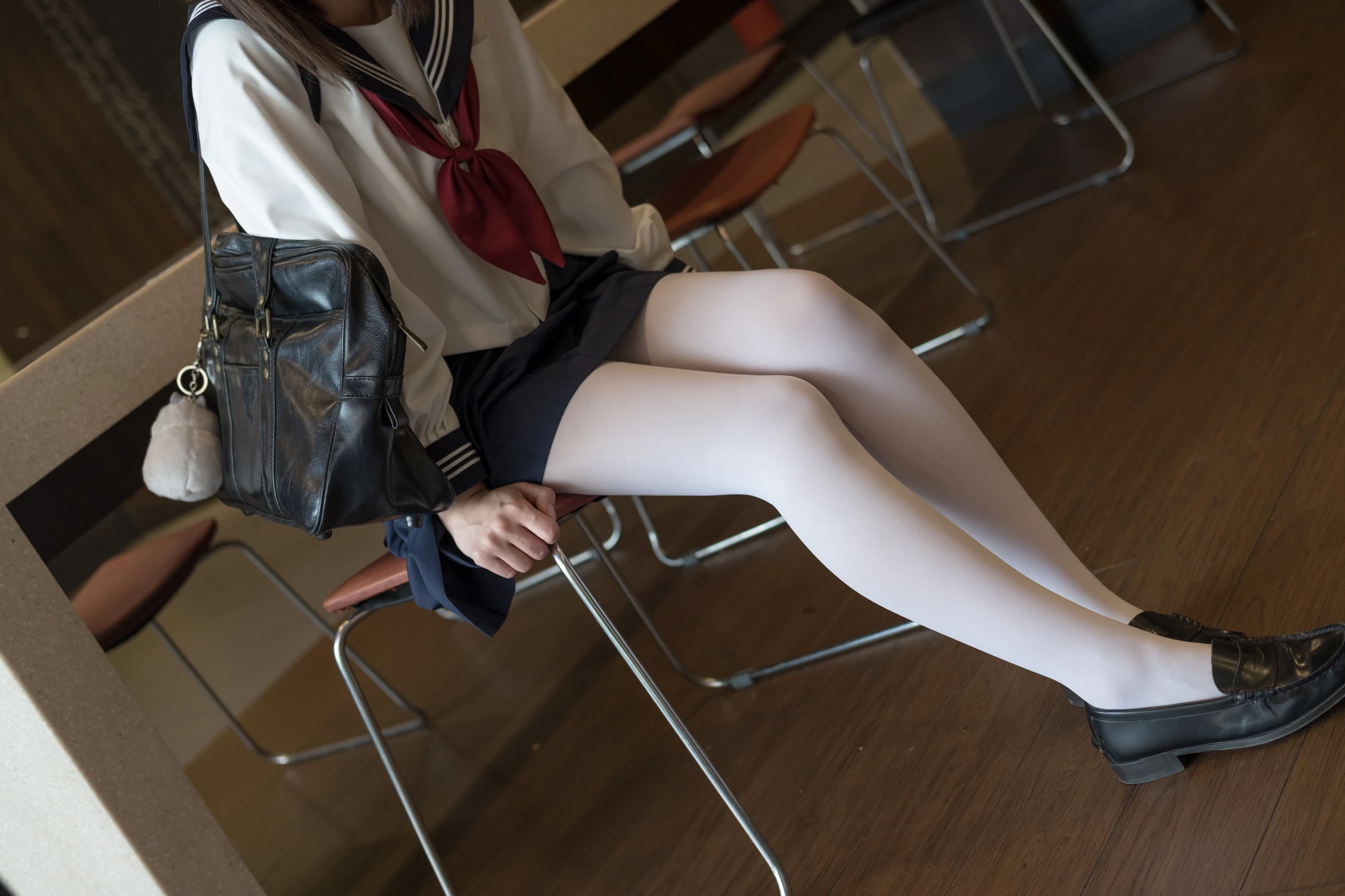 森萝财团 BETA-017 [83P-686M]学生证, 水手服, 白丝, 美腿