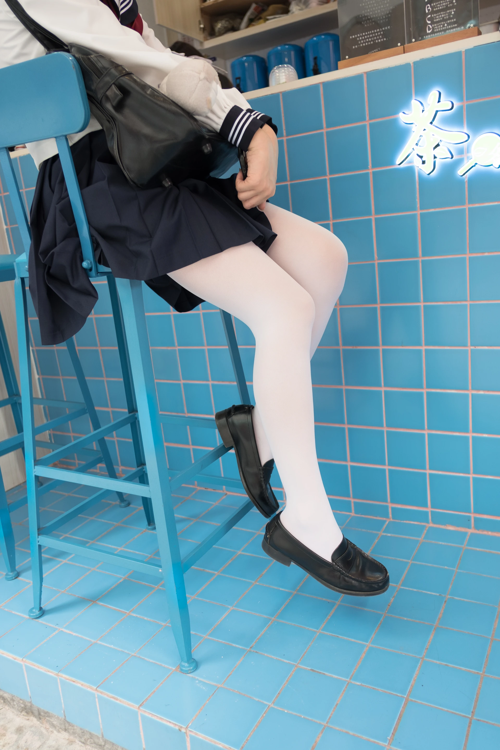 森萝财团 BETA-017 [83P-686M]学生证, 水手服, 白丝, 美腿