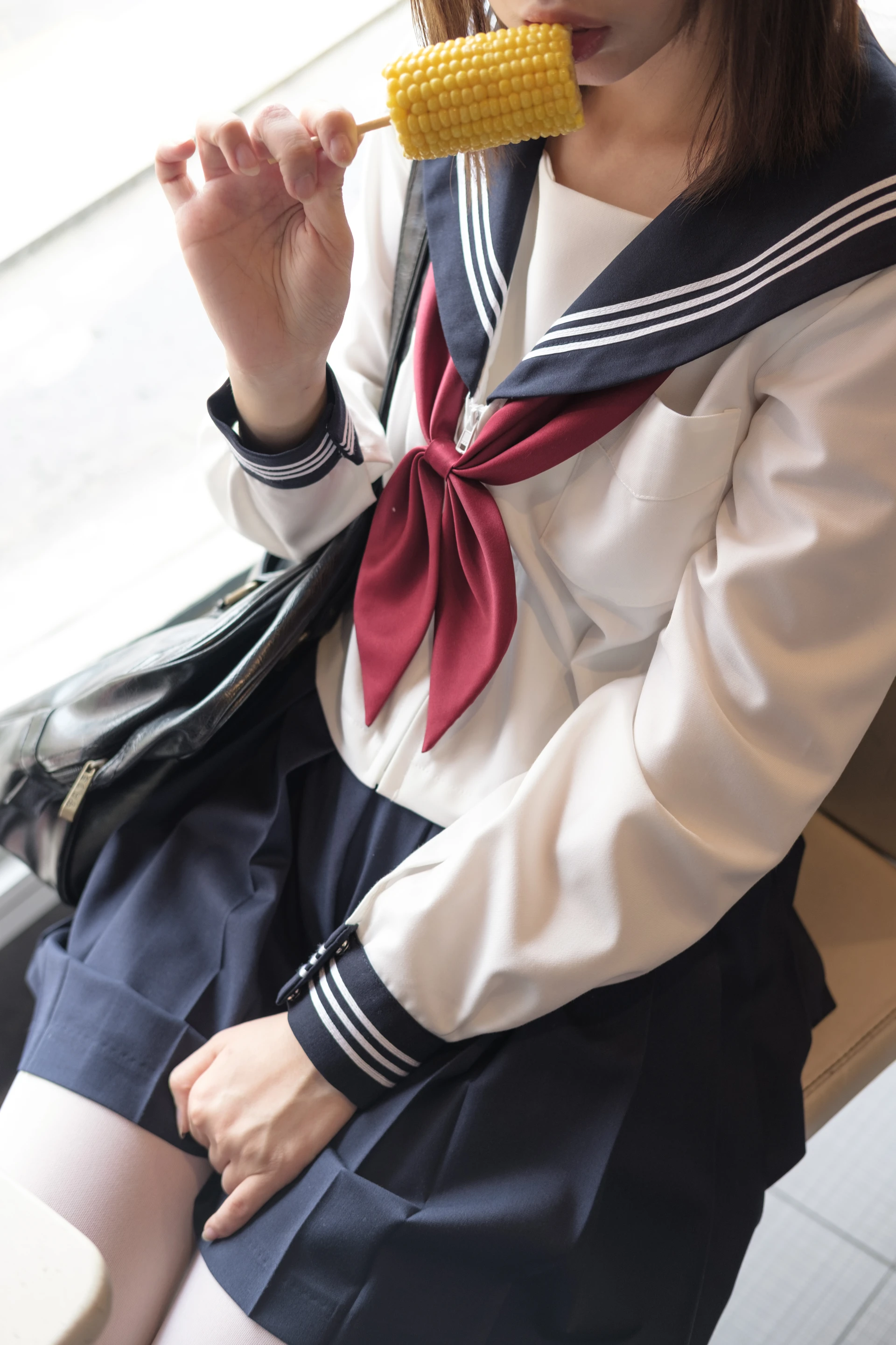 森萝财团 BETA-017 [83P-686M]学生证, 水手服, 白丝, 美腿