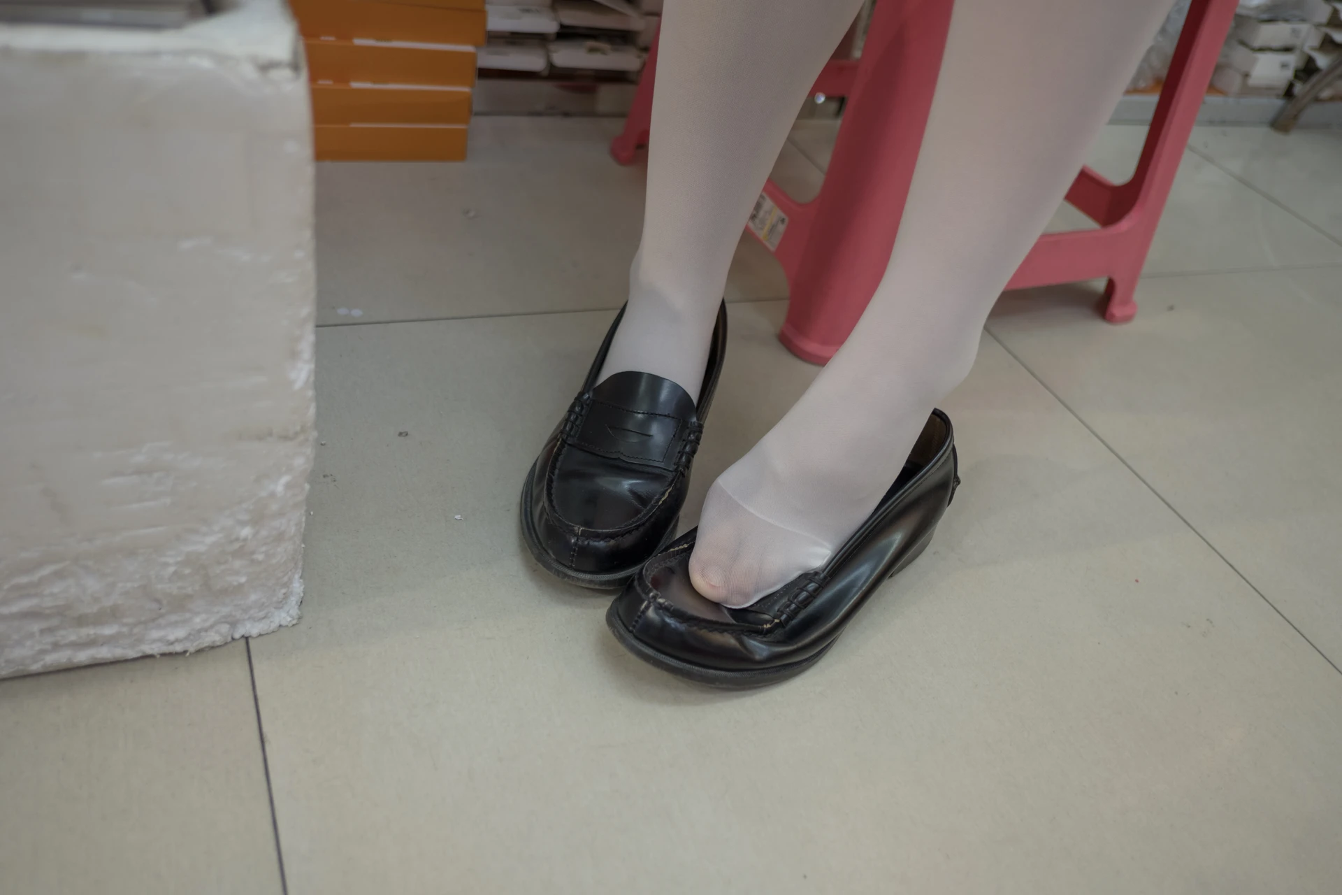 森萝财团 BETA-017 [83P-686M]学生证, 水手服, 白丝, 美腿