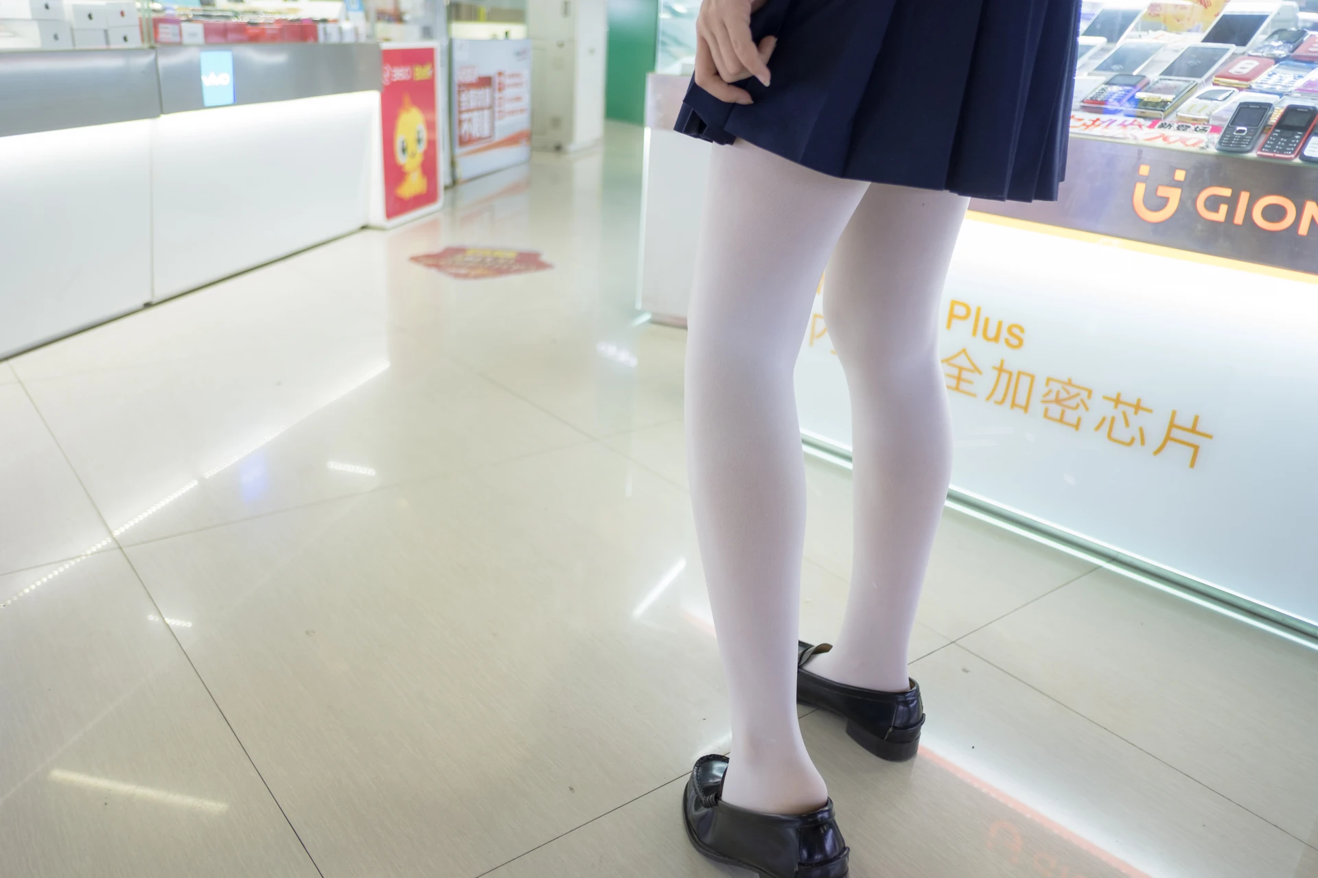 森萝财团 BETA-017 [83P-686M]学生证, 水手服, 白丝, 美腿