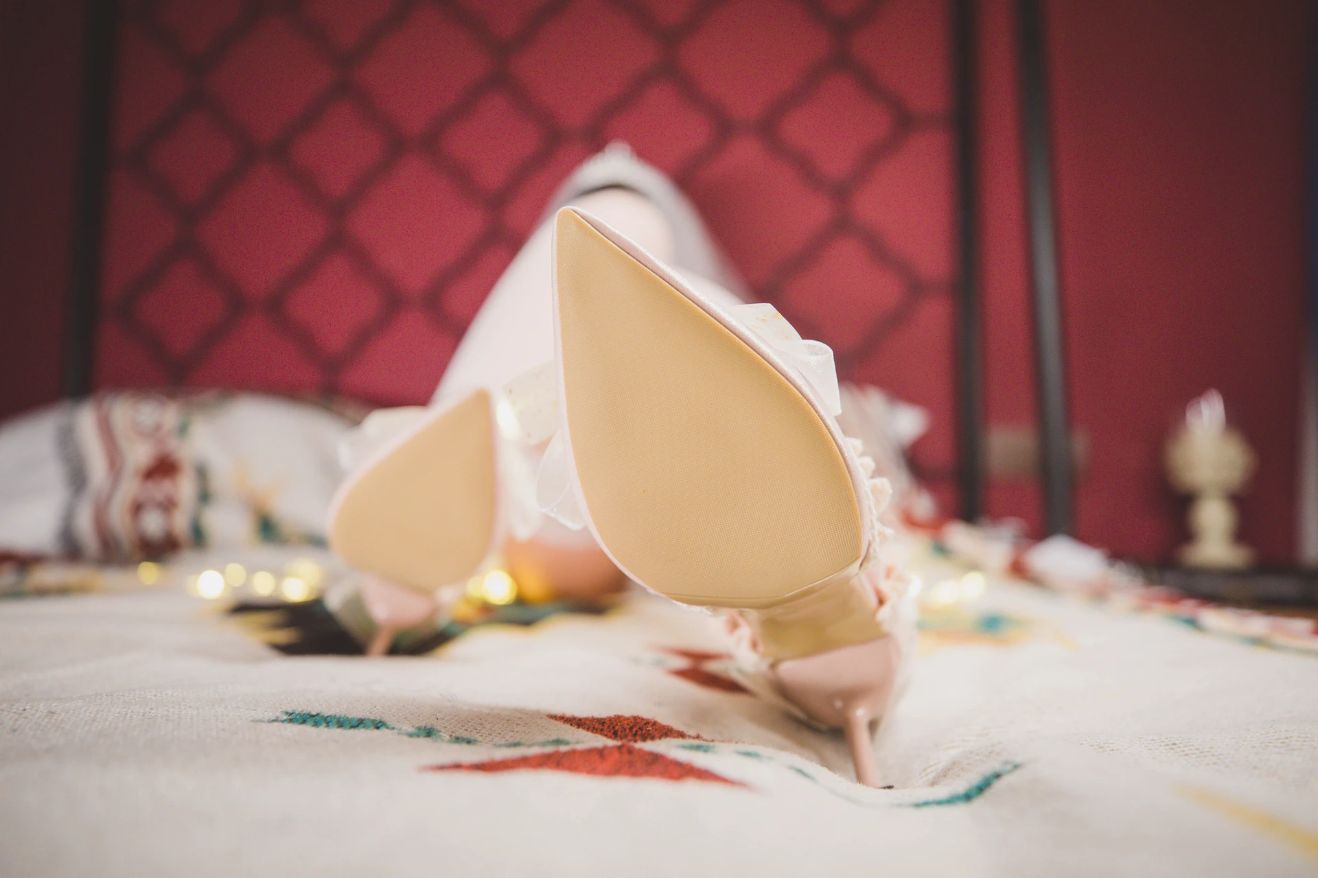 神楽坂真冬 第三季 序号19：《光の囁き 》光の修女 [150P2V-884MB]修女, 内衣, 双马尾, 白丝, 神楽坂真冬, 美腿, 美足, 高跟鞋, 黑丝