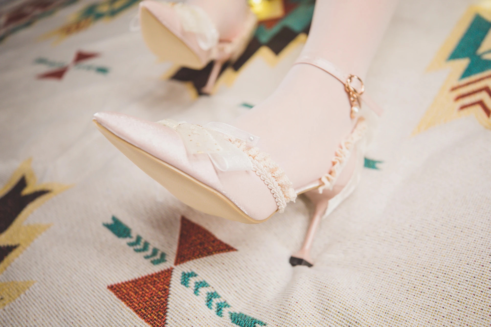 神楽坂真冬 第三季 序号19：《光の囁き 》光の修女 [150P2V-884MB]修女, 内衣, 双马尾, 白丝, 神楽坂真冬, 美腿, 美足, 高跟鞋, 黑丝