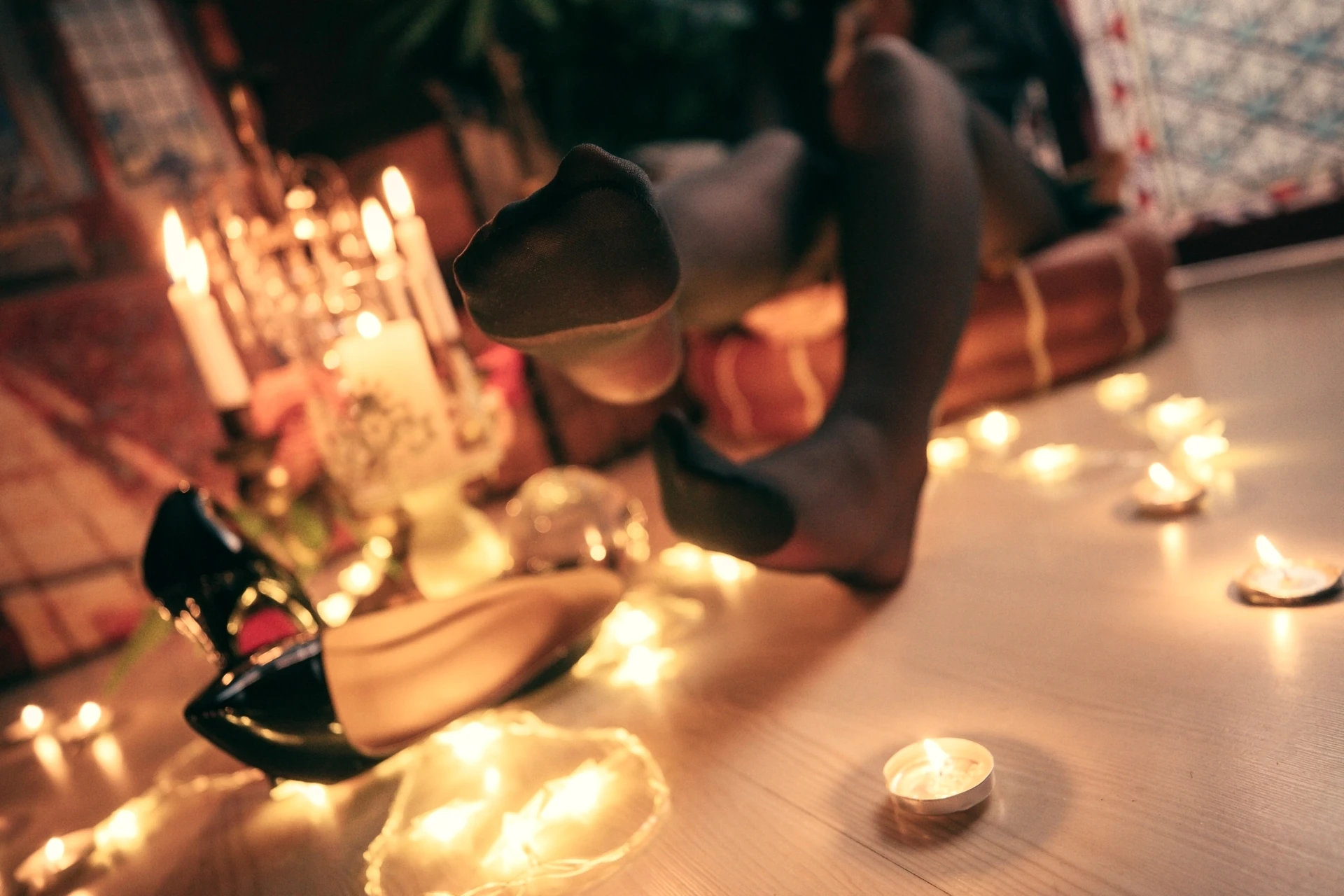 神楽坂真冬 第三季 序号19：《光の囁き 》光の修女 [150P2V-884MB]修女, 内衣, 双马尾, 白丝, 神楽坂真冬, 美腿, 美足, 高跟鞋, 黑丝