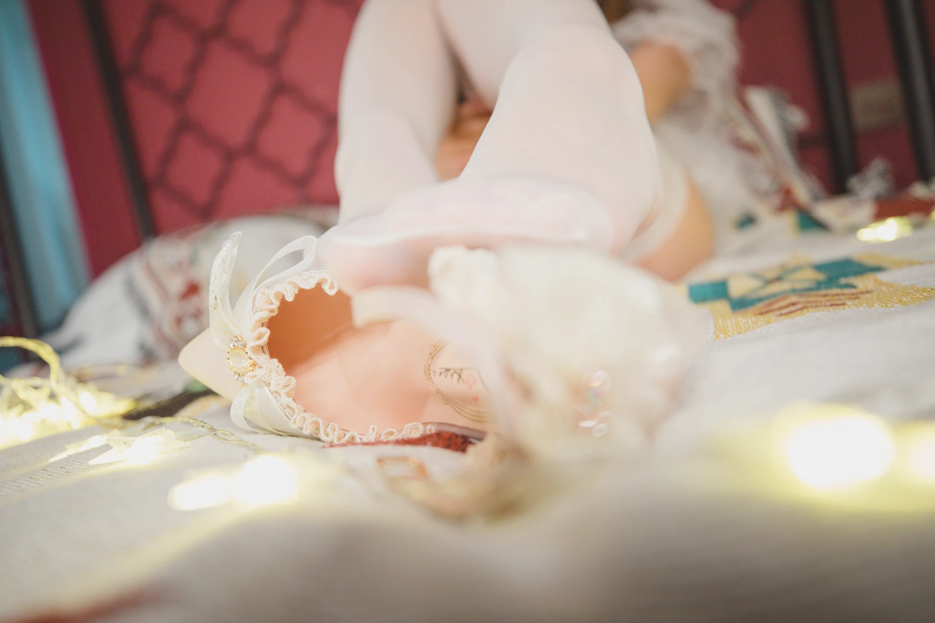 神楽坂真冬 第三季 序号19：《光の囁き 》光の修女 [150P2V-884MB]修女, 内衣, 双马尾, 白丝, 神楽坂真冬, 美腿, 美足, 高跟鞋, 黑丝