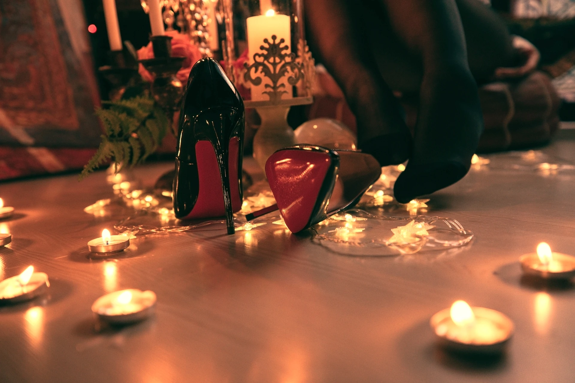 神楽坂真冬 第三季 序号19：《光の囁き 》光の修女 [150P2V-884MB]修女, 内衣, 双马尾, 白丝, 神楽坂真冬, 美腿, 美足, 高跟鞋, 黑丝