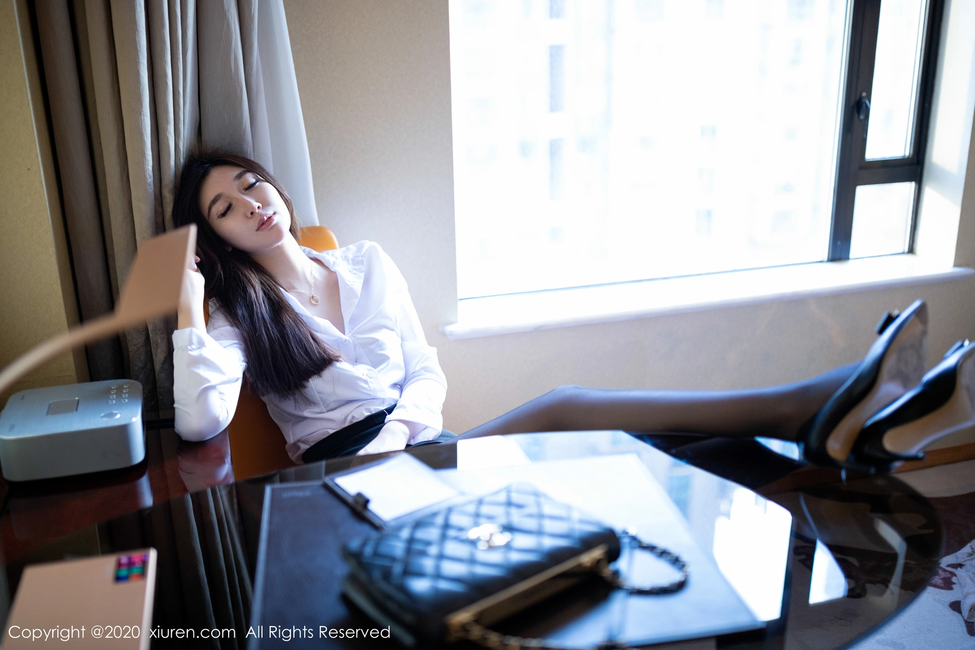 XIUREN秀人网 2020.01.15 NO.1933 伊思思[50+1P／212M]