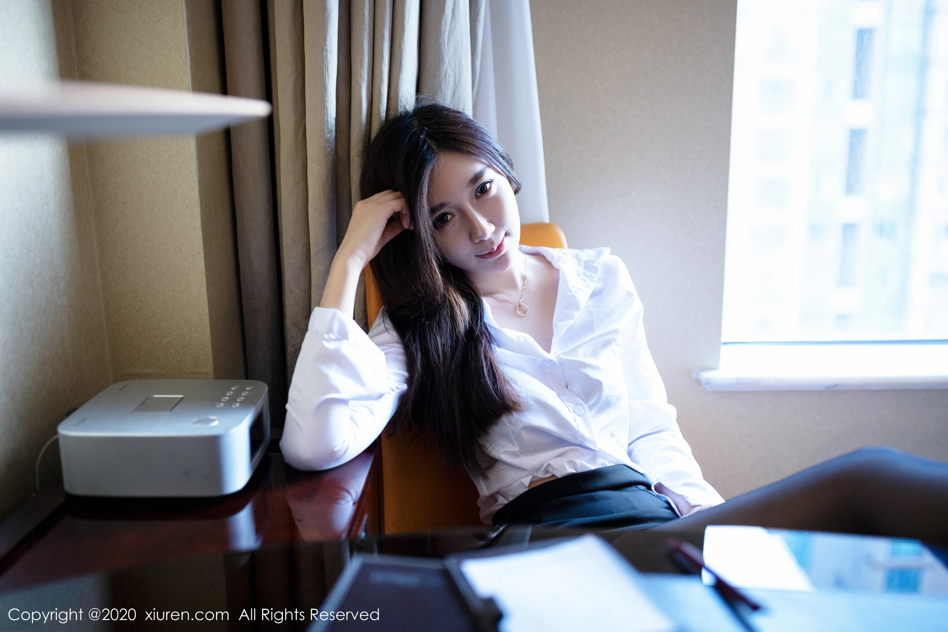 XIUREN秀人网 2020.01.15 NO.1933 伊思思[50+1P／212M]