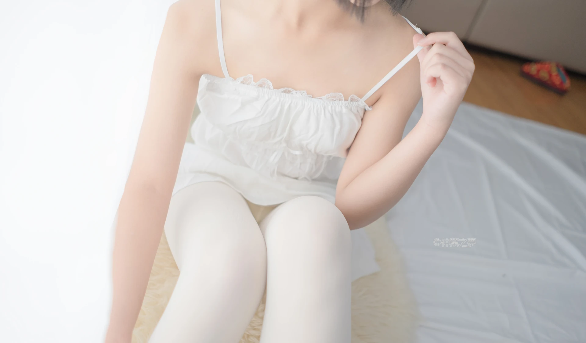 轻兰映画 Grand.001 [73P-117M]白丝, 美腿, 美足, 轻兰映画