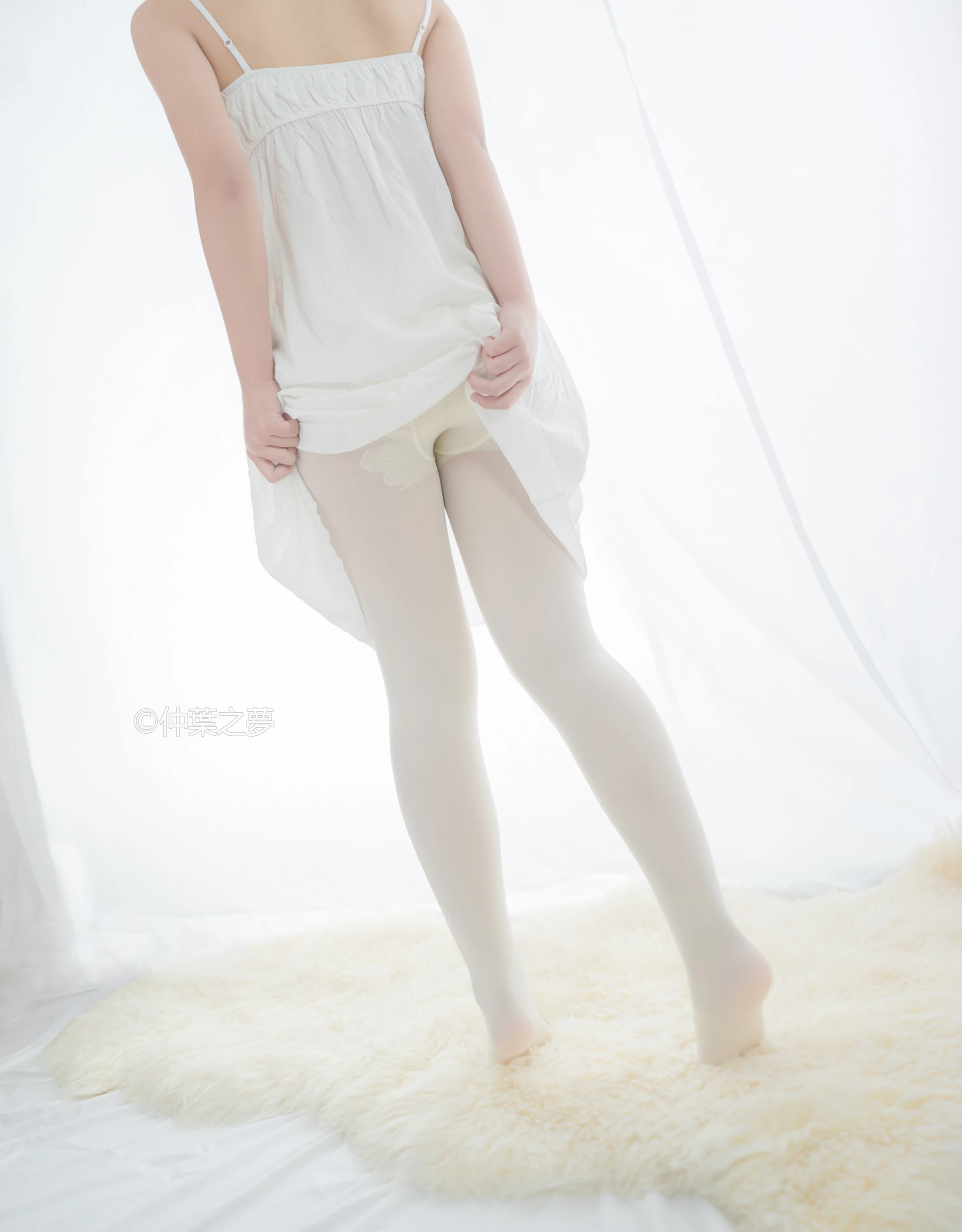 轻兰映画 Grand.001 [73P-117M]白丝, 美腿, 美足, 轻兰映画