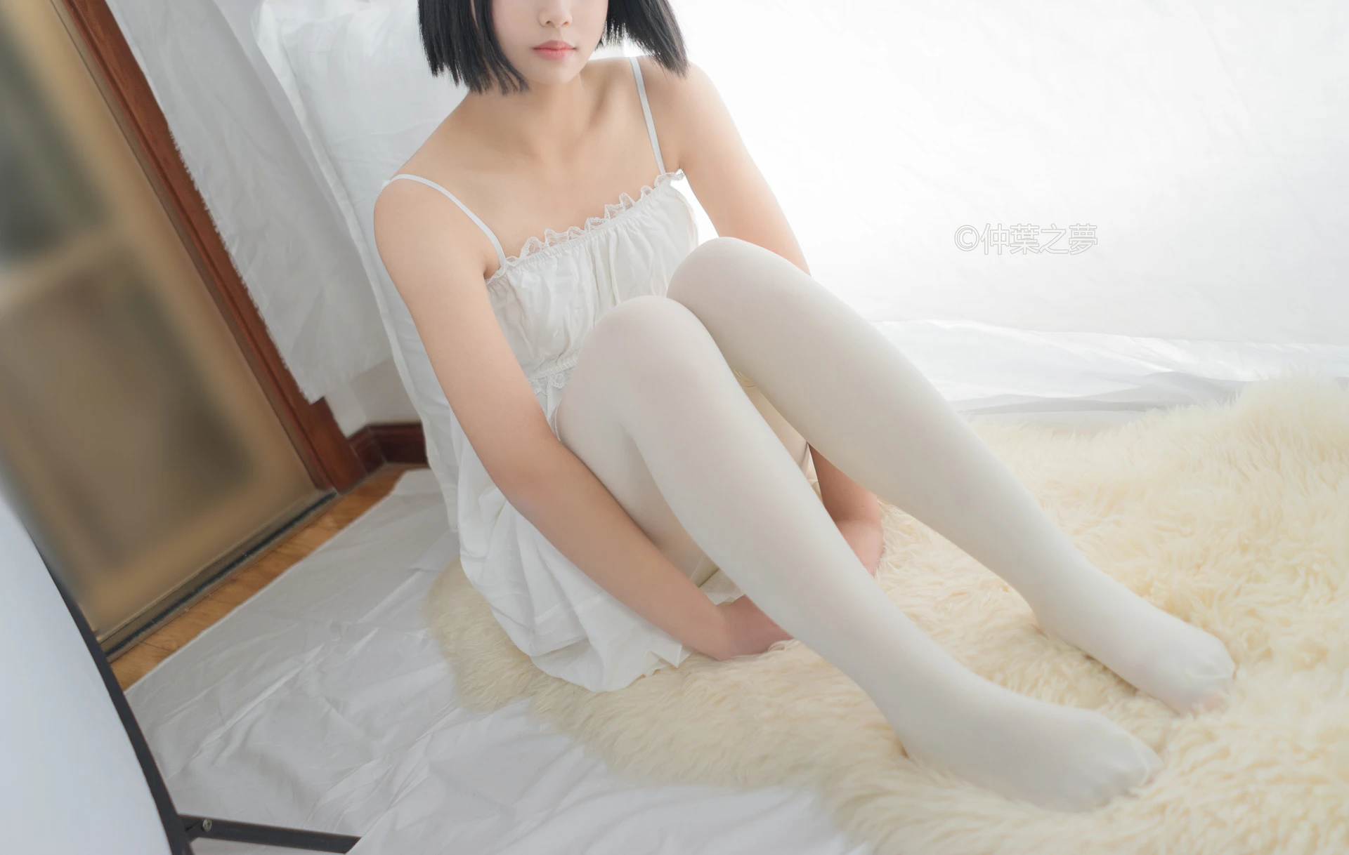 轻兰映画 Grand.001 [73P-117M]白丝, 美腿, 美足, 轻兰映画