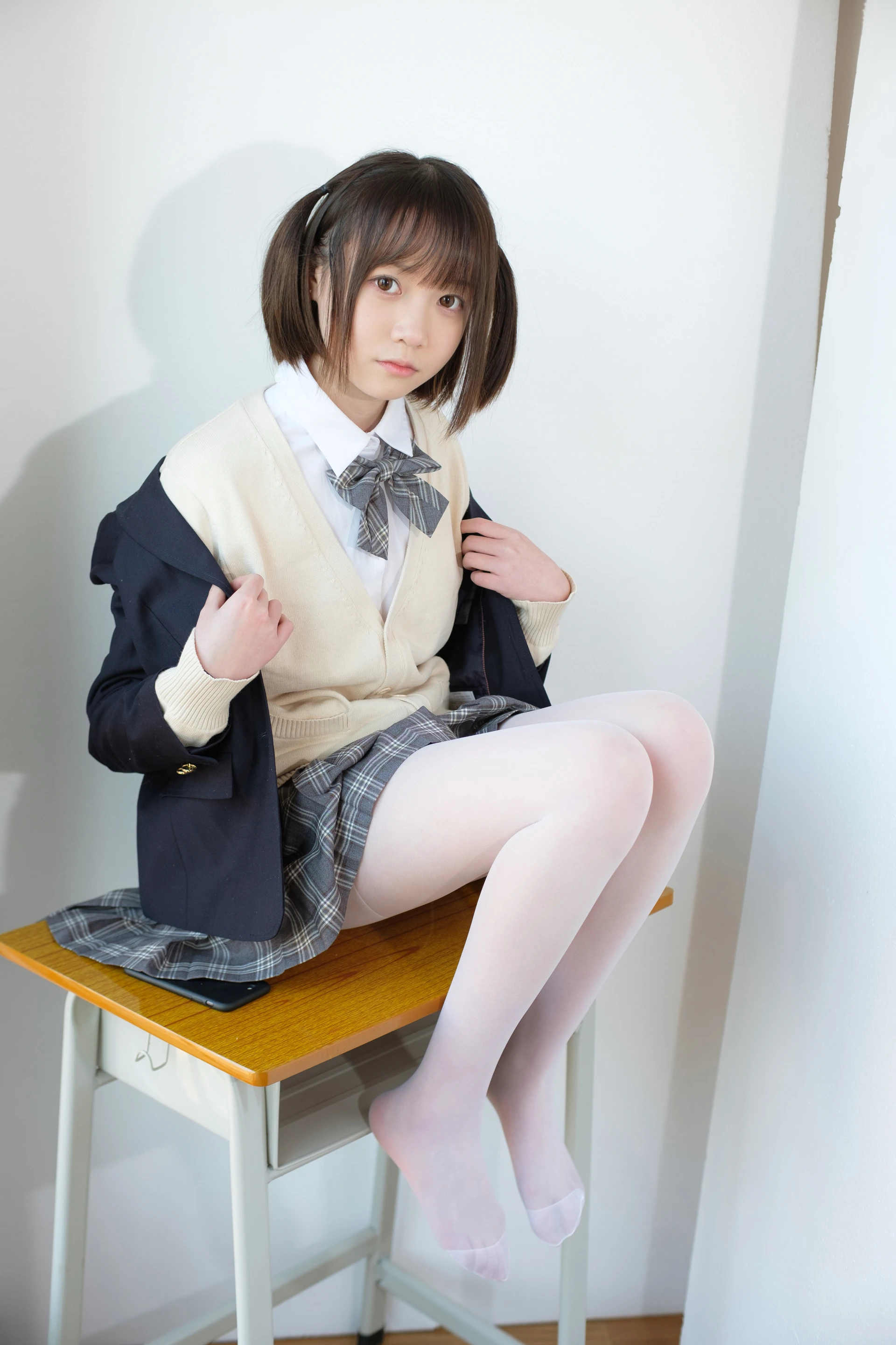 森萝财团 X-010-SSR [83P1V-1.46G]学生装, 校服, 森萝财团, 白丝, 美腿