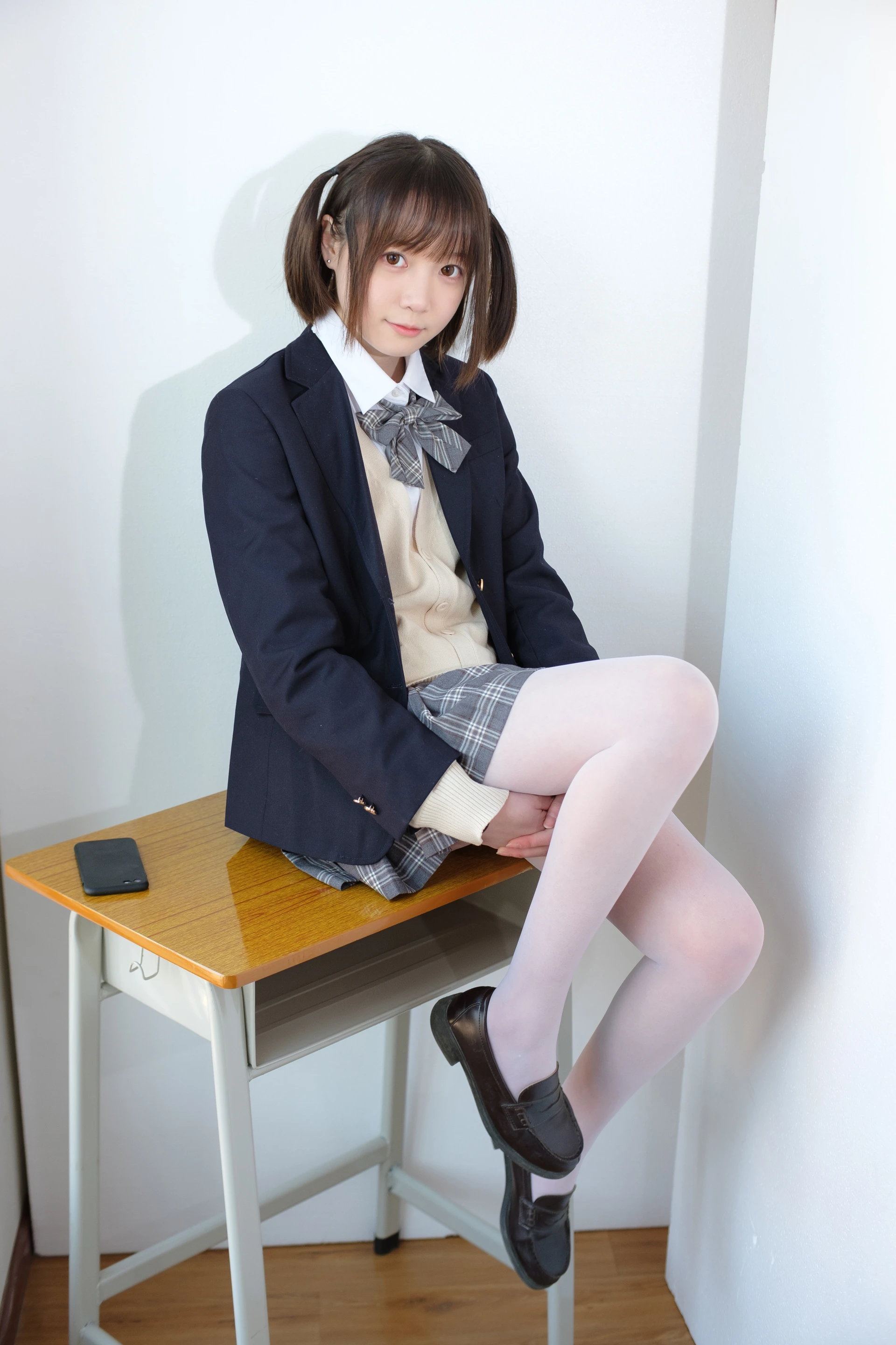 森萝财团 X-010-SSR [83P1V-1.46G]学生装, 校服, 森萝财团, 白丝, 美腿