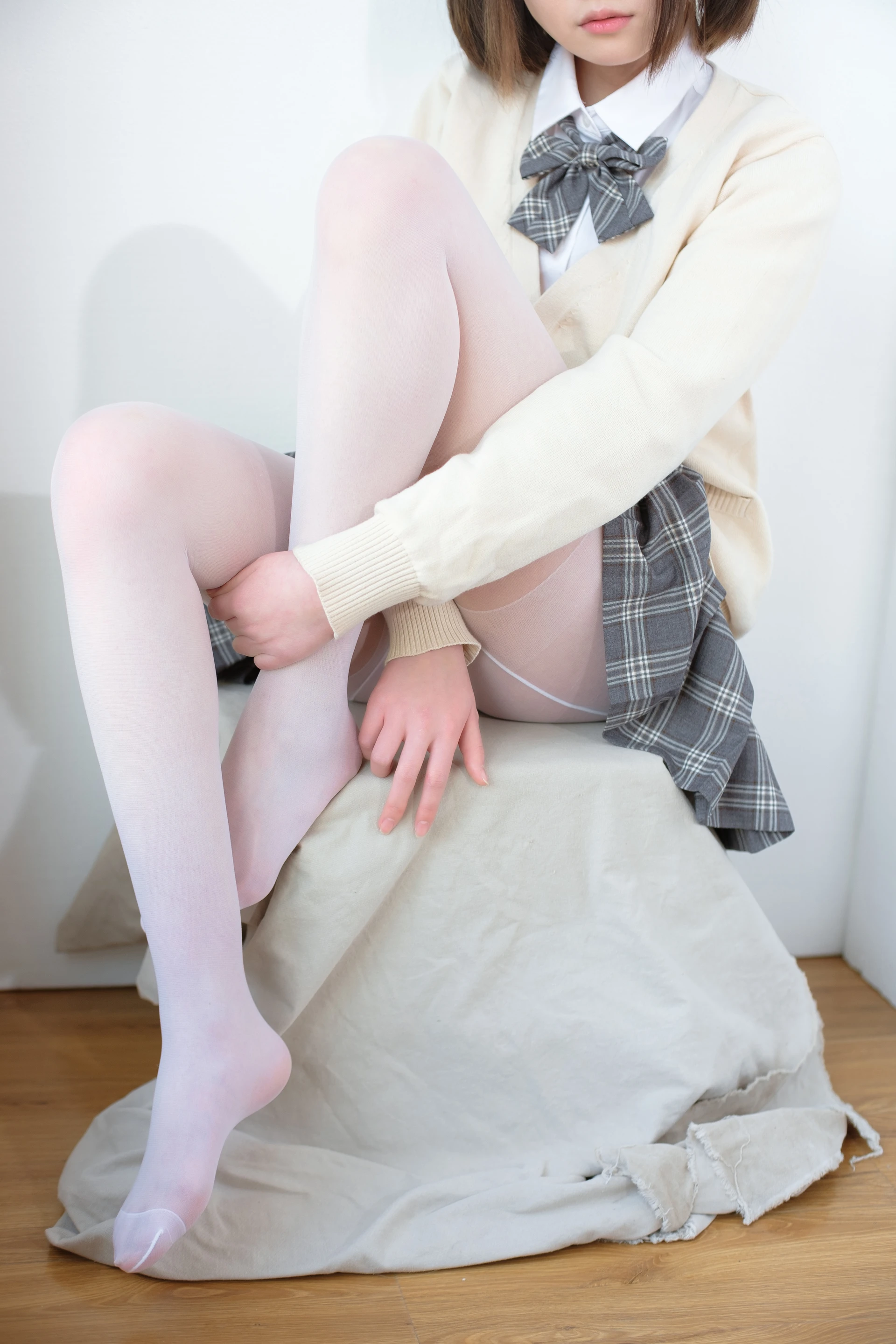 森萝财团 X-010-SSR [83P1V-1.46G]学生装, 校服, 森萝财团, 白丝, 美腿