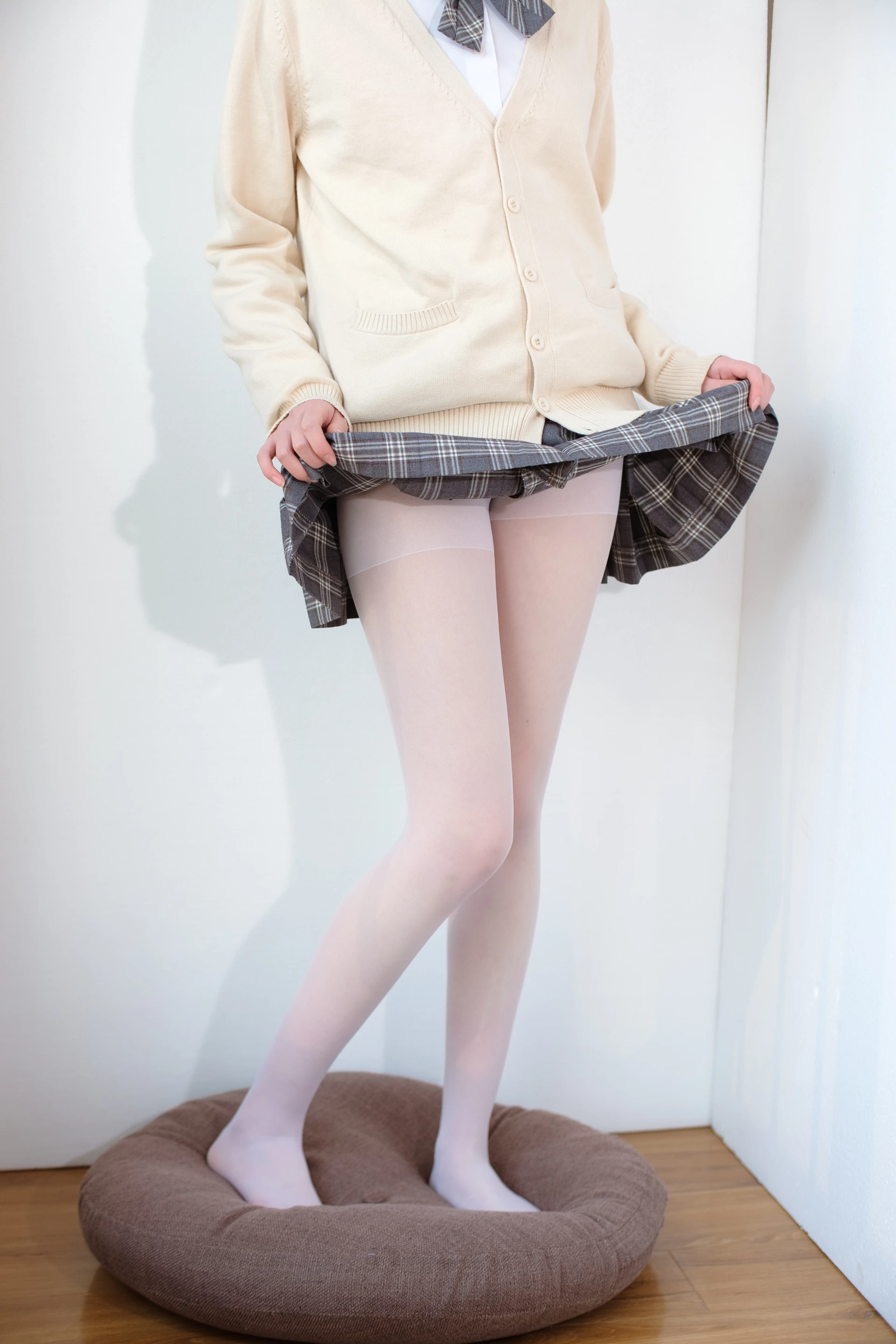 森萝财团 X-010-SSR [83P1V-1.46G]学生装, 校服, 森萝财团, 白丝, 美腿