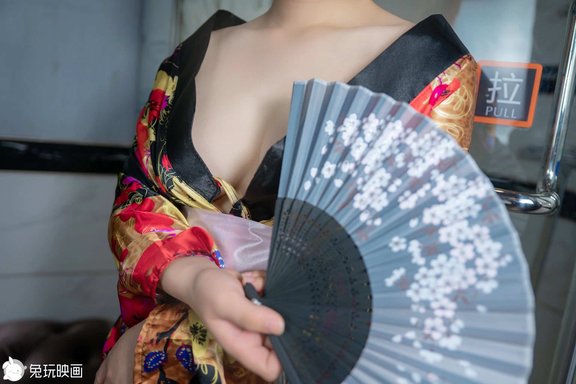 C28.001 浴缸里的和服 [42P-461MB]