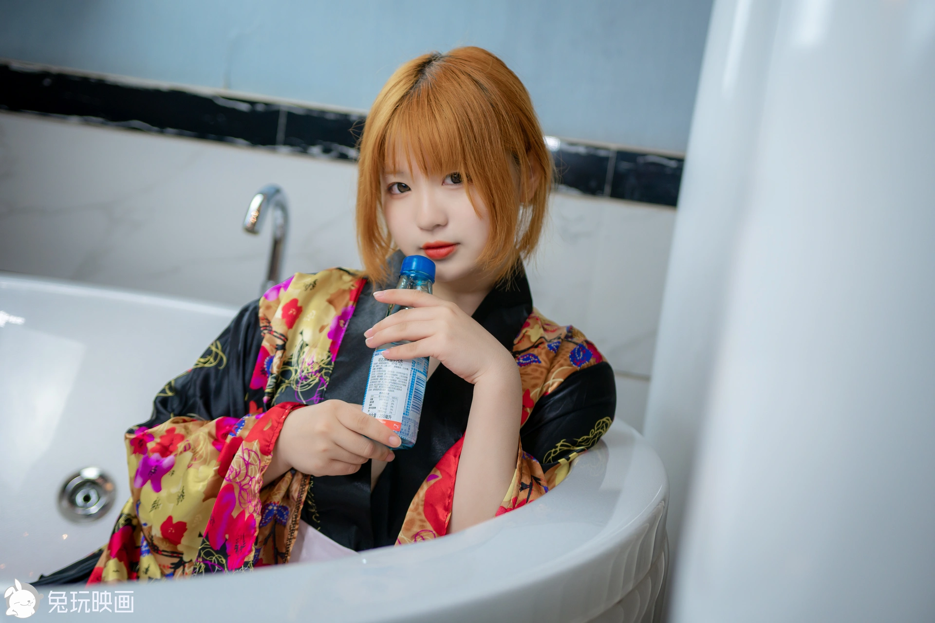 C28.001 浴缸里的和服 [42P-461MB]