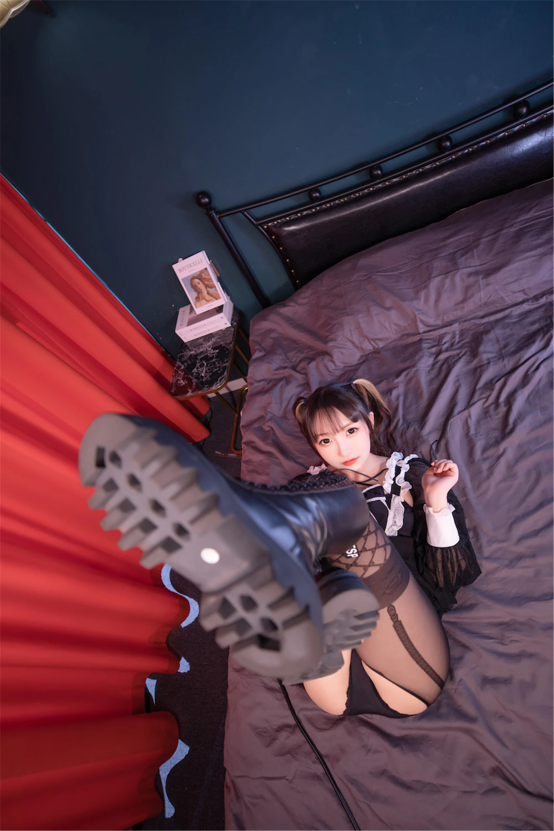 神楽坂真冬 第三季 序号21：《授業開始》 [150P2V-1.41GB]内衣, 双马尾, 女仆, 神楽坂真冬, 美腿, 美足, 高跟鞋, 黑丝