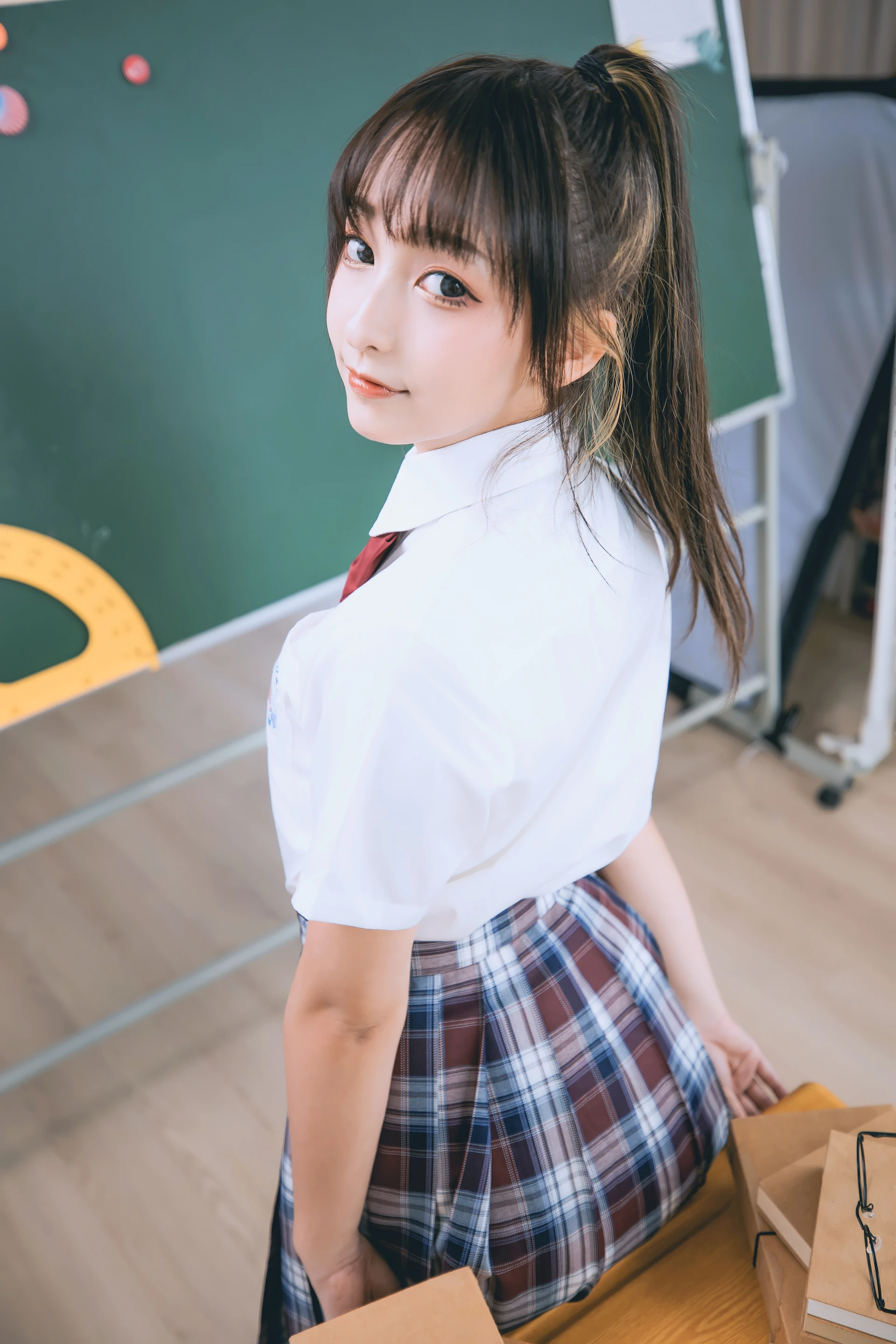 神楽坂真冬 第三季 序号3：《数之歌》百合教室 [150P3V-617MB]JK制服, OL制服, 内衣, 神楽坂真冬, 美腿, 美足, 黑丝