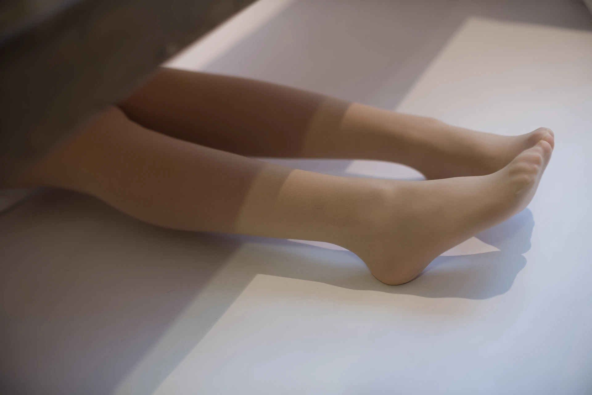 爱花写真 ALPHA-010 [149P-1.35G]森萝财团, 爱花写真, 美腿, 肉丝