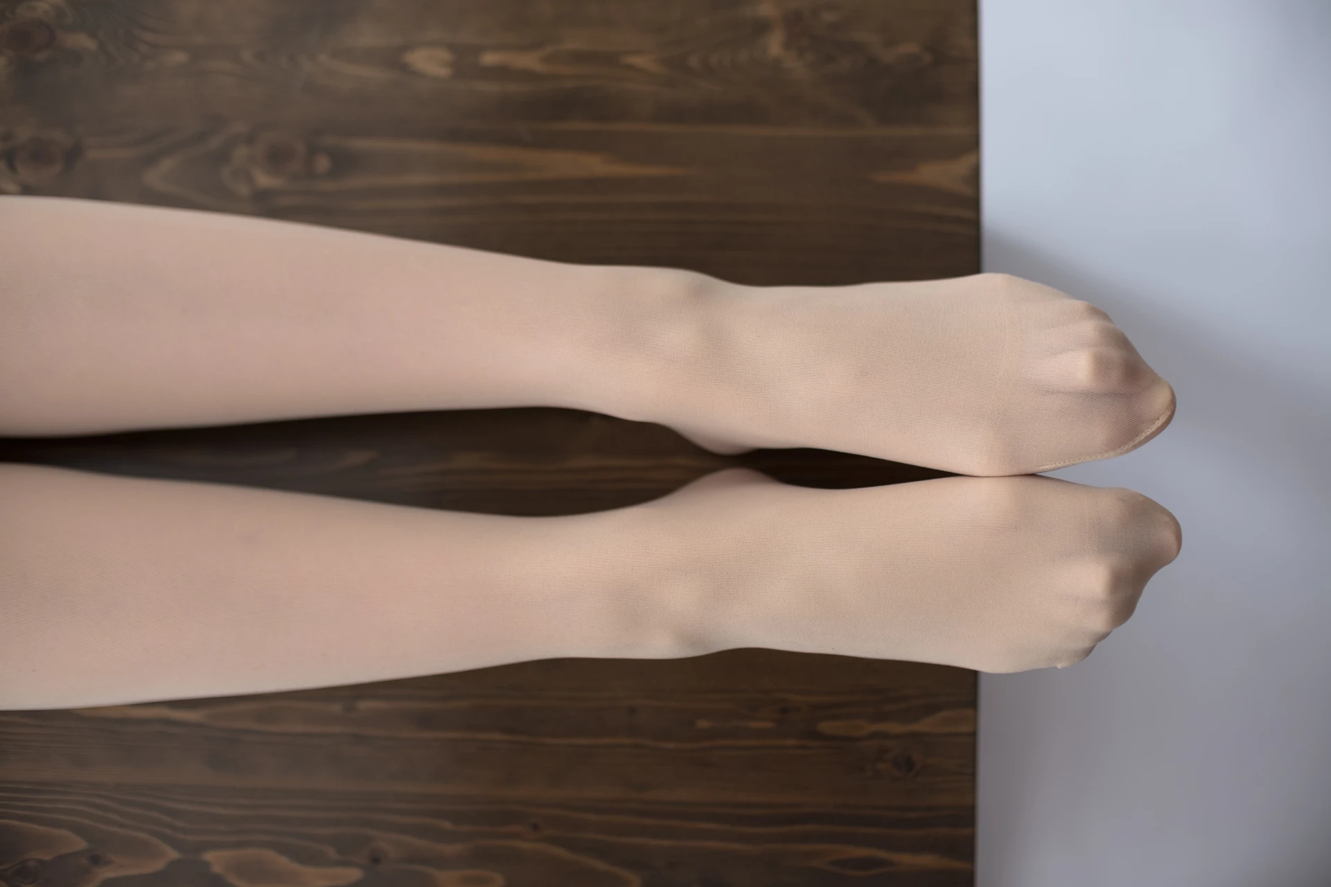 爱花写真 ALPHA-010 [149P-1.35G]森萝财团, 爱花写真, 美腿, 肉丝