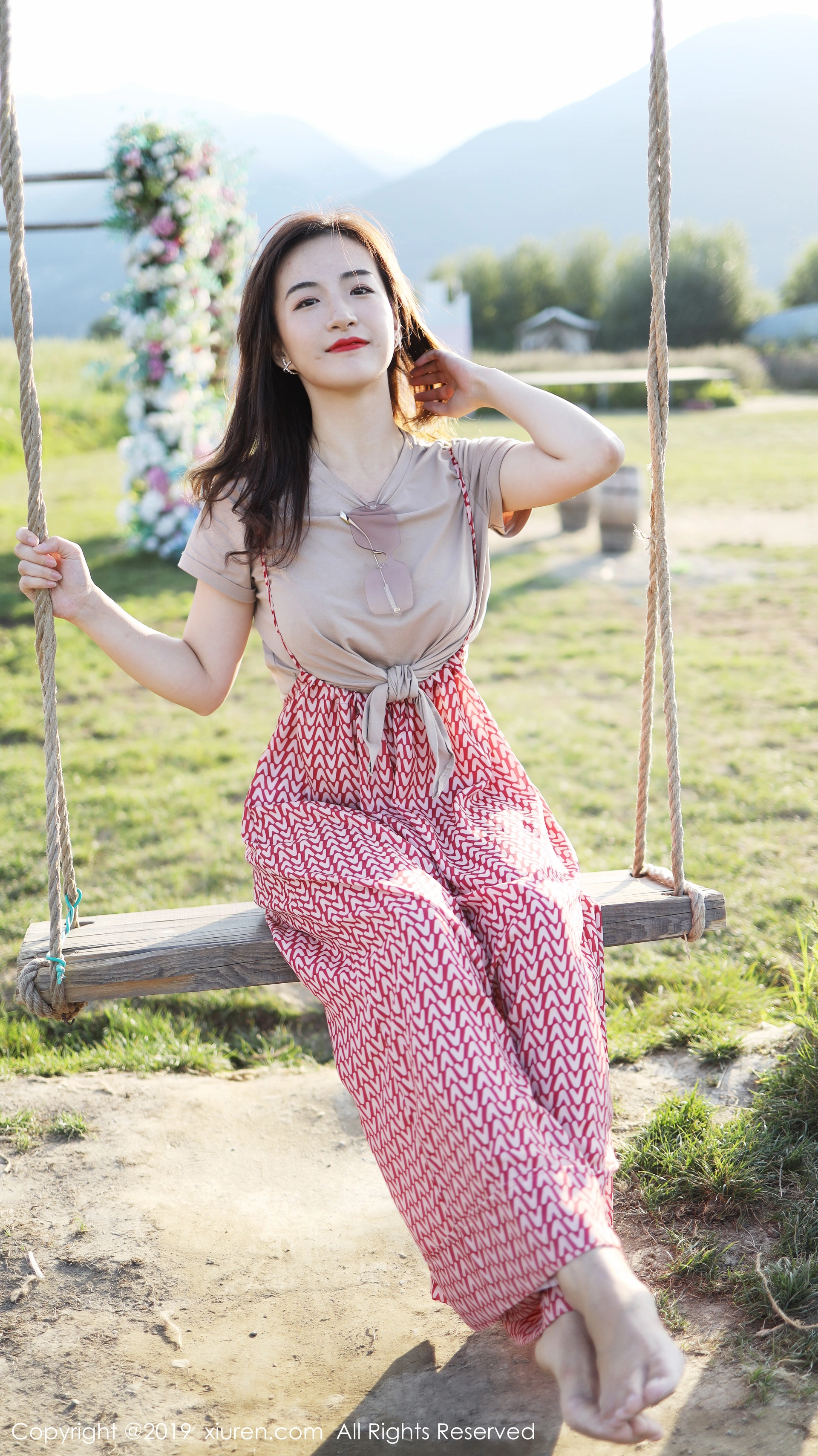 XiuRen秀人网 2019.10.11 No.1718 艺儿拿铁 [70+1P]