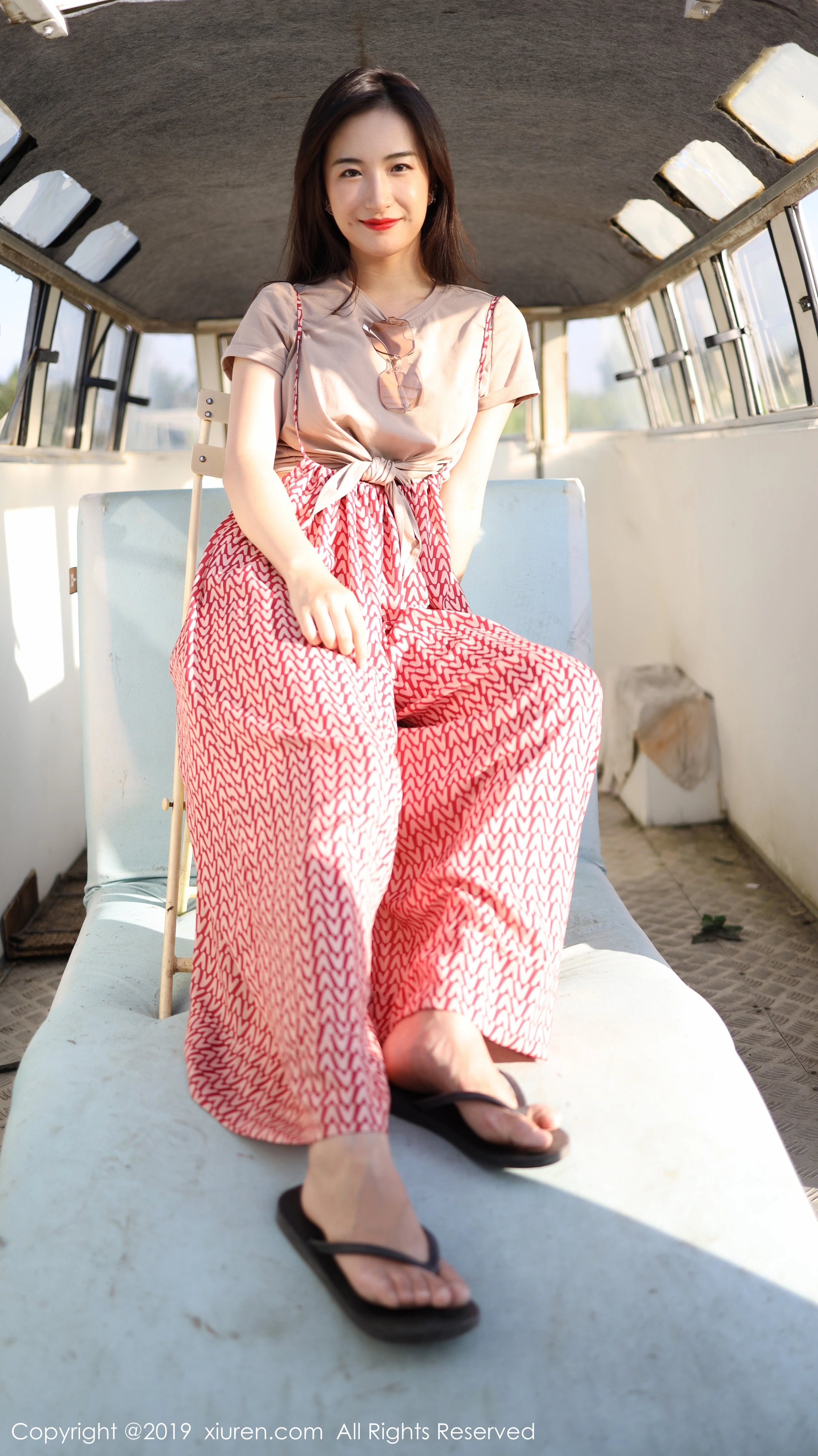 XiuRen秀人网 2019.10.11 No.1718 艺儿拿铁 [70+1P]