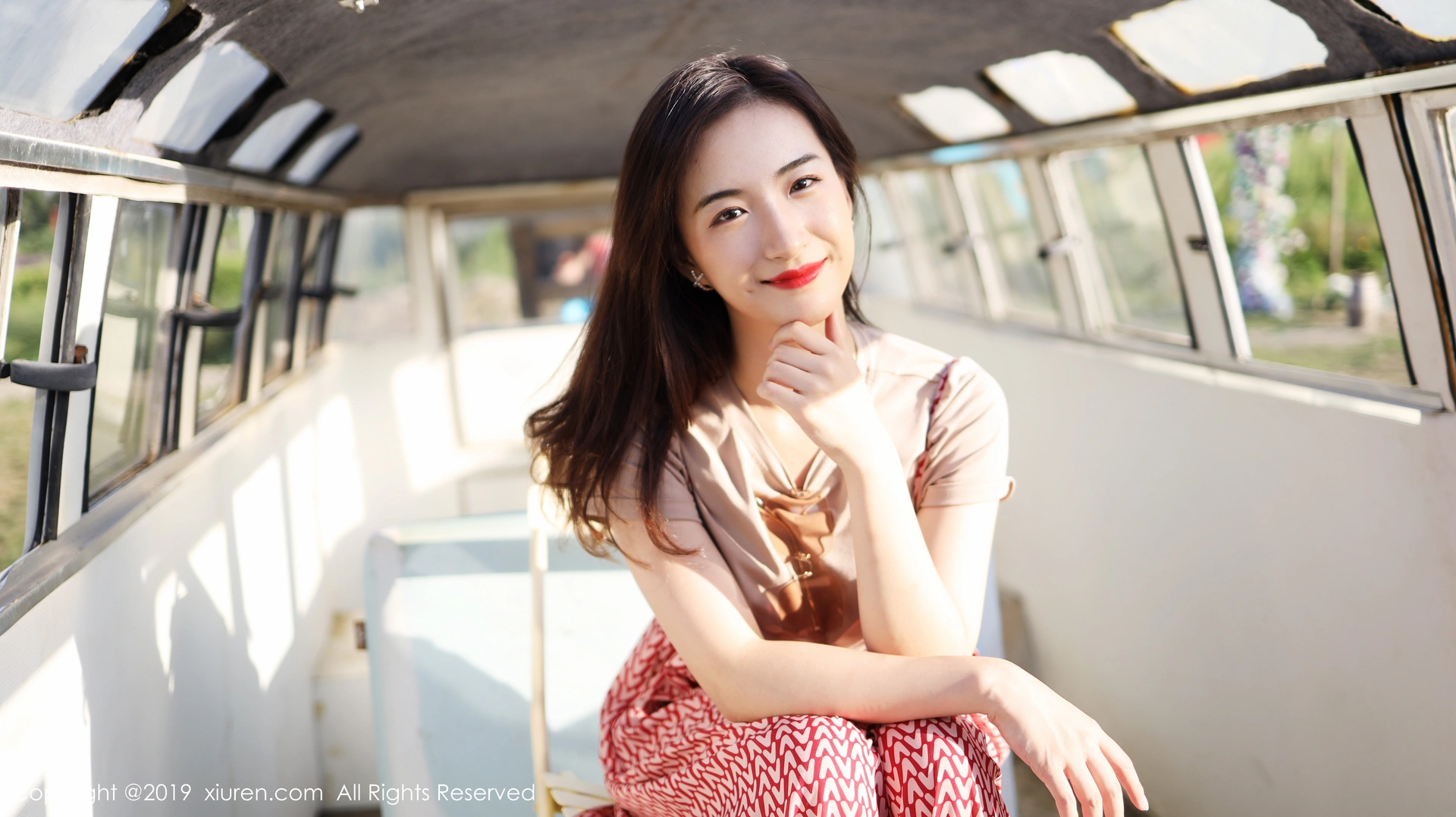 XiuRen秀人网 2019.10.11 No.1718 艺儿拿铁 [70+1P]