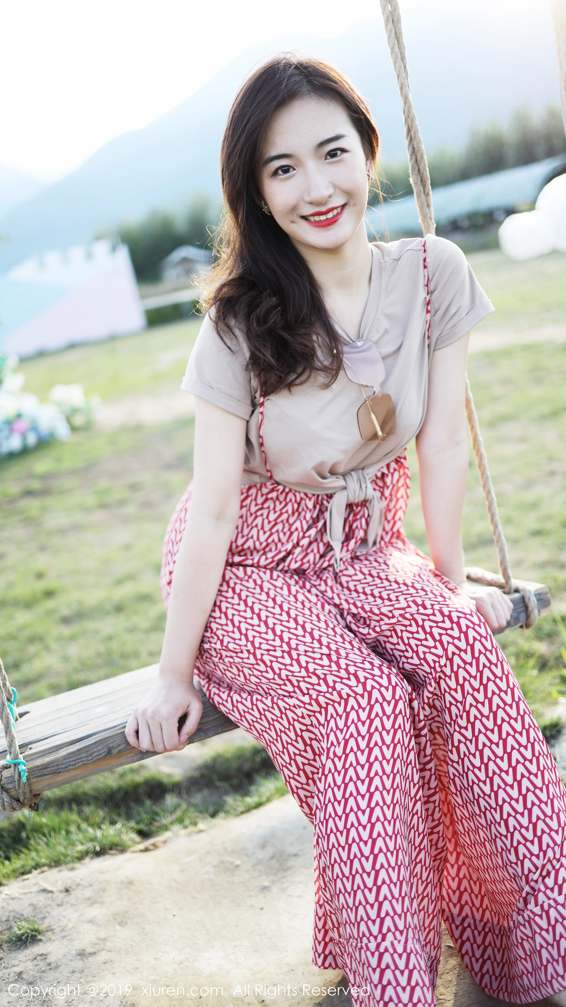 XiuRen秀人网 2019.10.11 No.1718 艺儿拿铁 [70+1P]