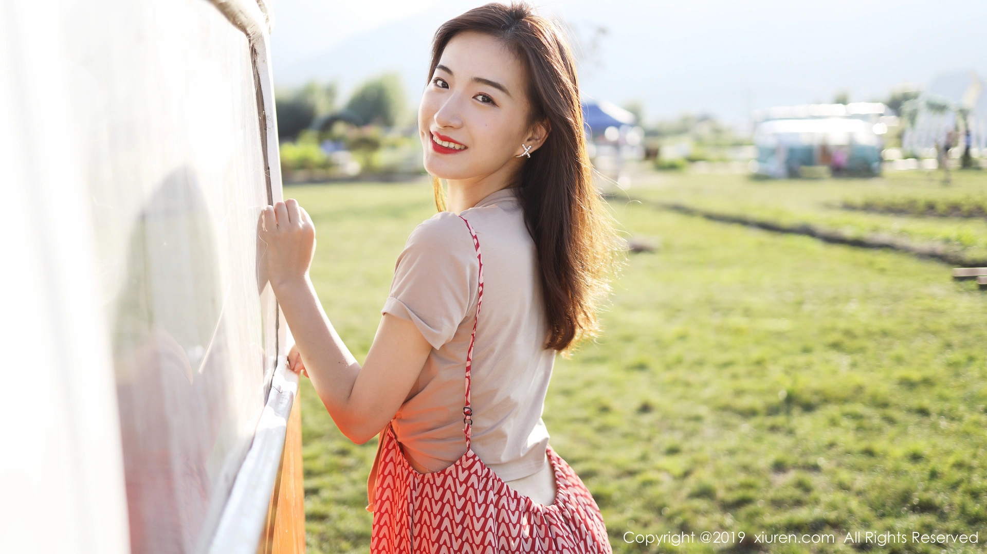 XiuRen秀人网 2019.10.11 No.1718 艺儿拿铁 [70+1P]