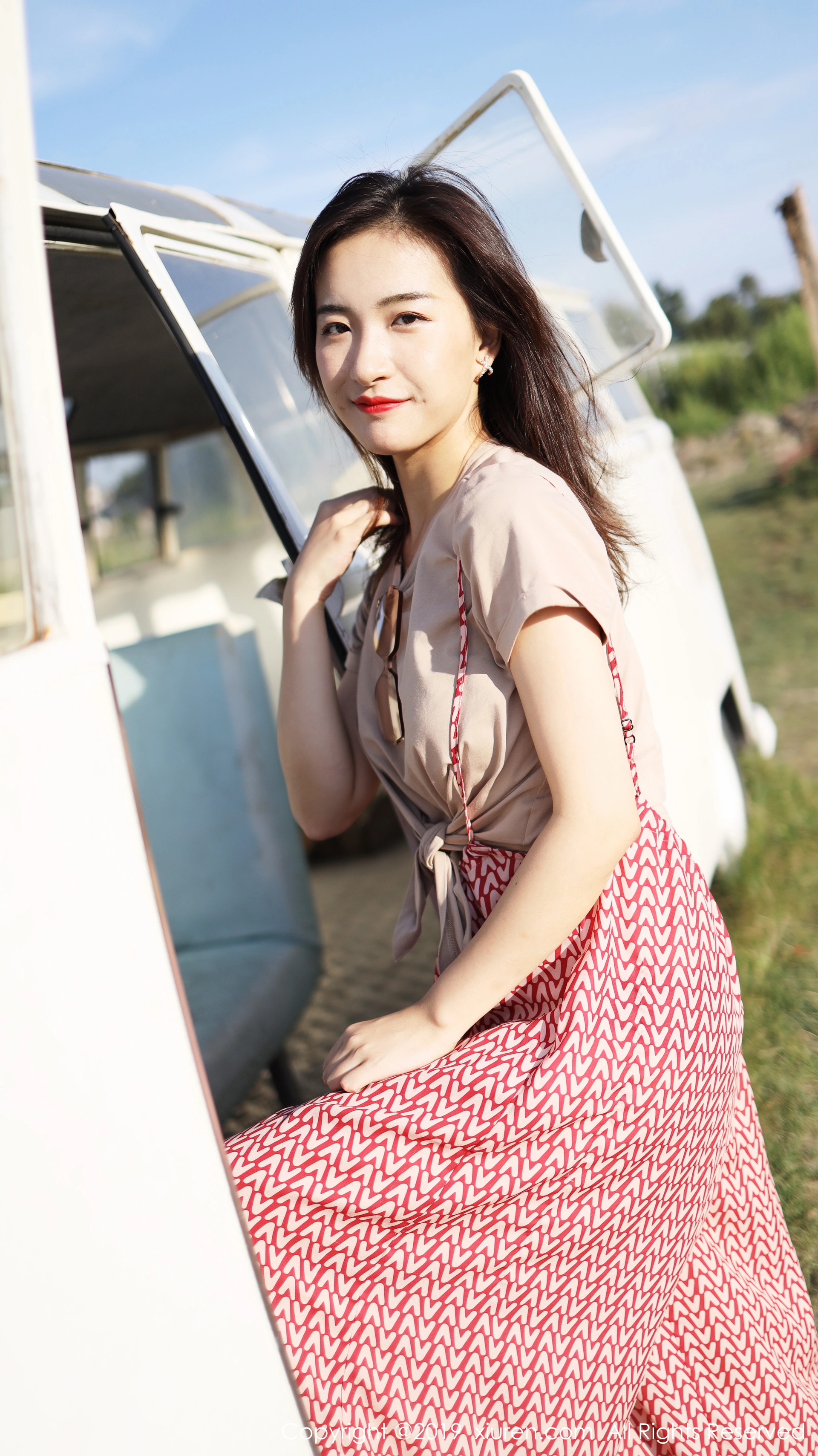 XiuRen秀人网 2019.10.11 No.1718 艺儿拿铁 [70+1P]