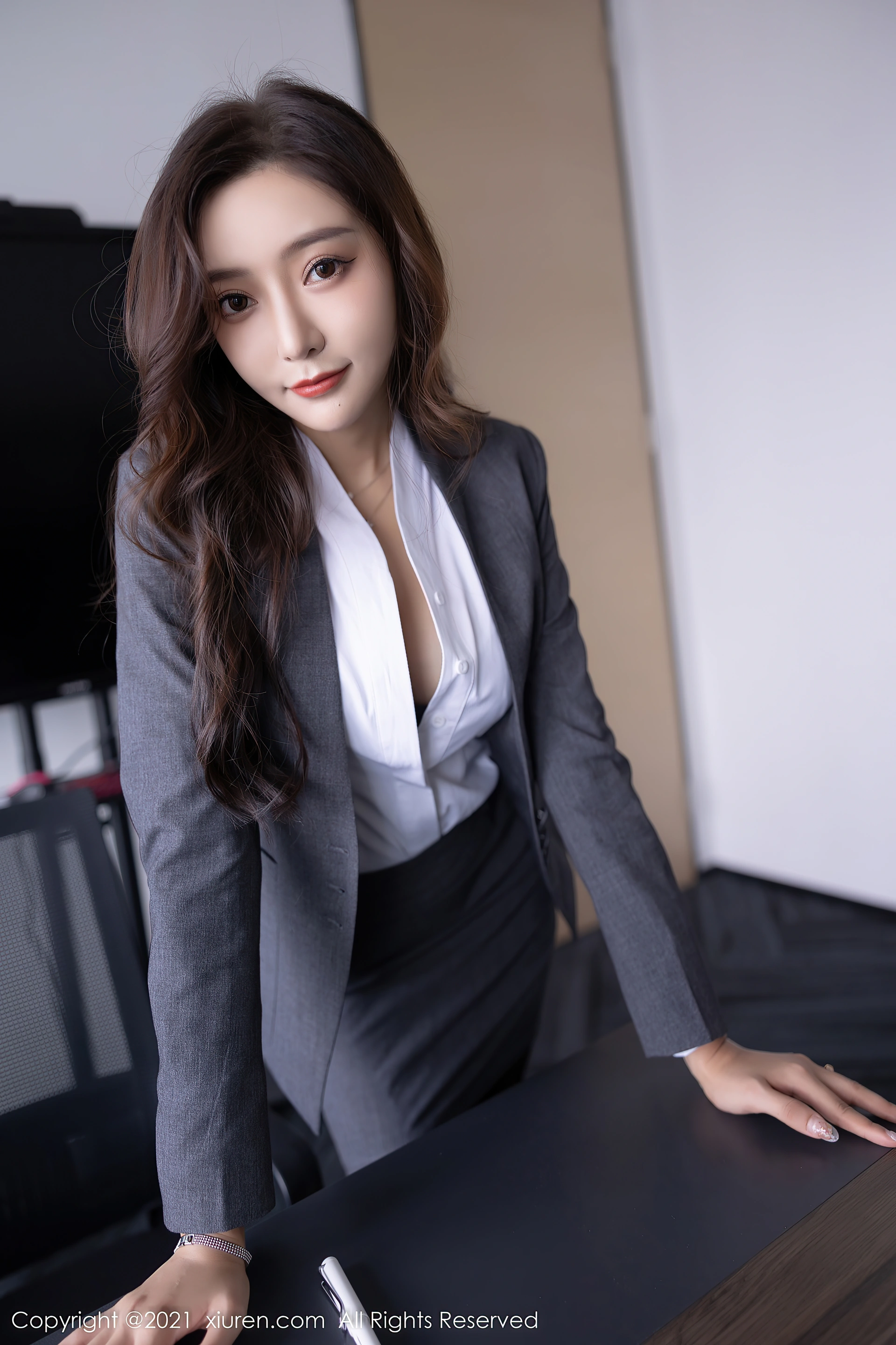 XiuRen秀人网 2021.12.06 No.4304 王馨瑶yanni 性感制服[101+1P 963MB]