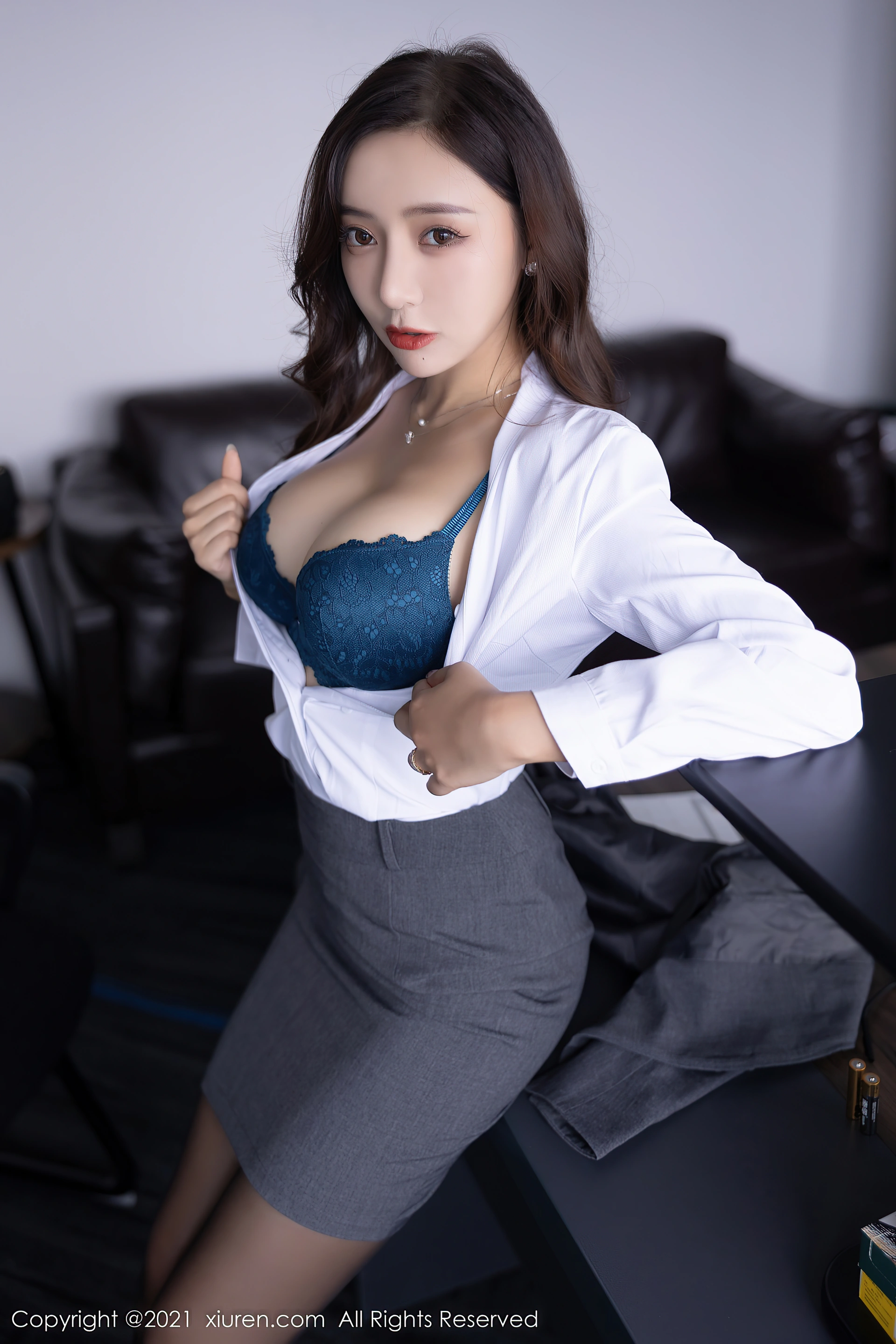 XiuRen秀人网 2021.12.06 No.4304 王馨瑶yanni 性感制服[101+1P 963MB]