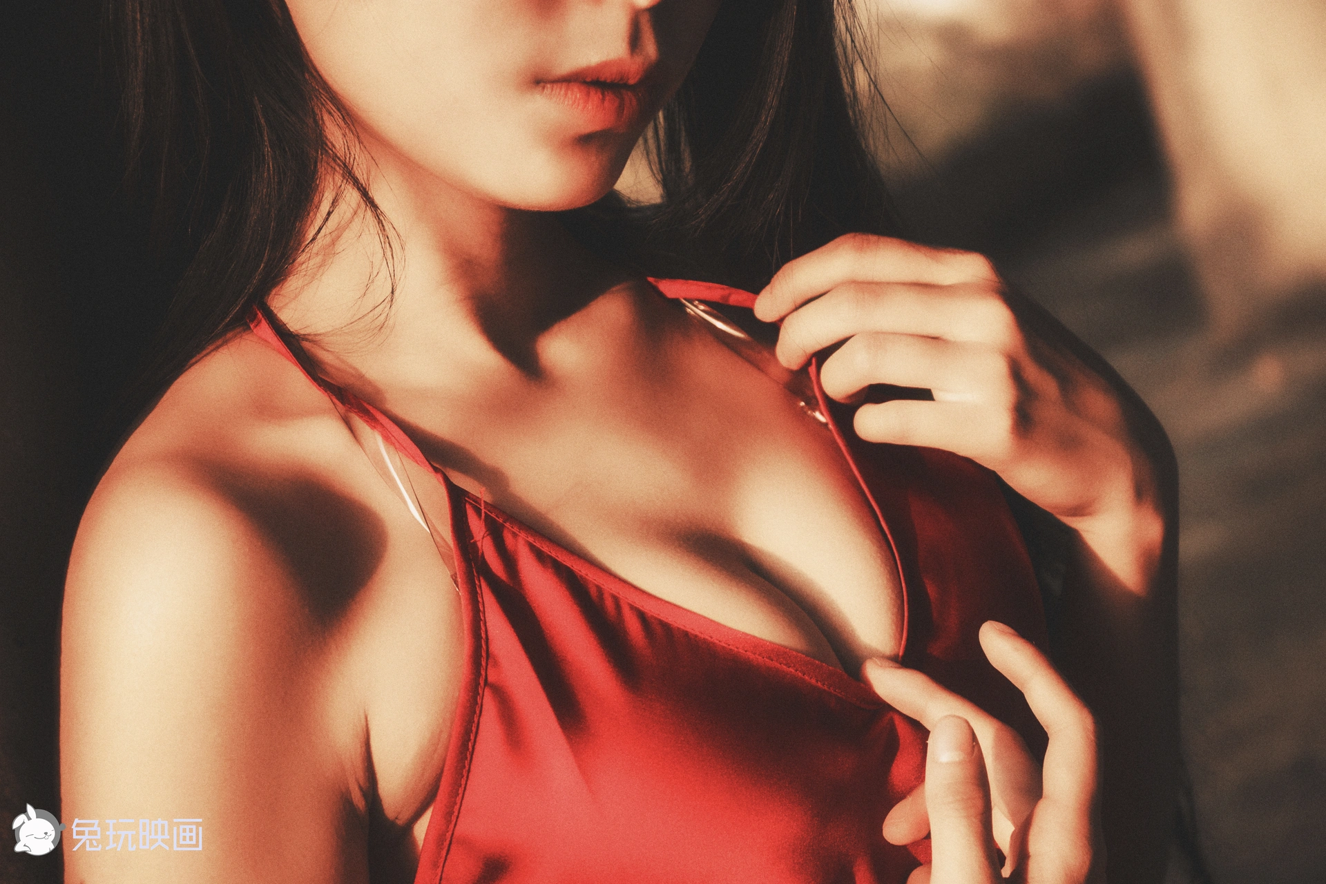 C01.006 红色吊带裙 [39P-584MB]