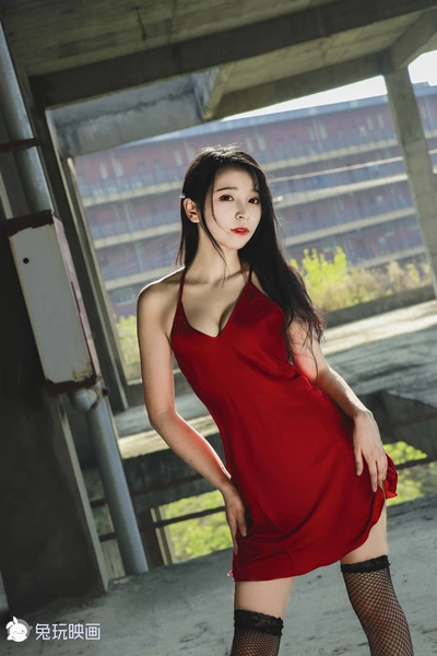 VOL.010 小吊带 [34P-205MB]