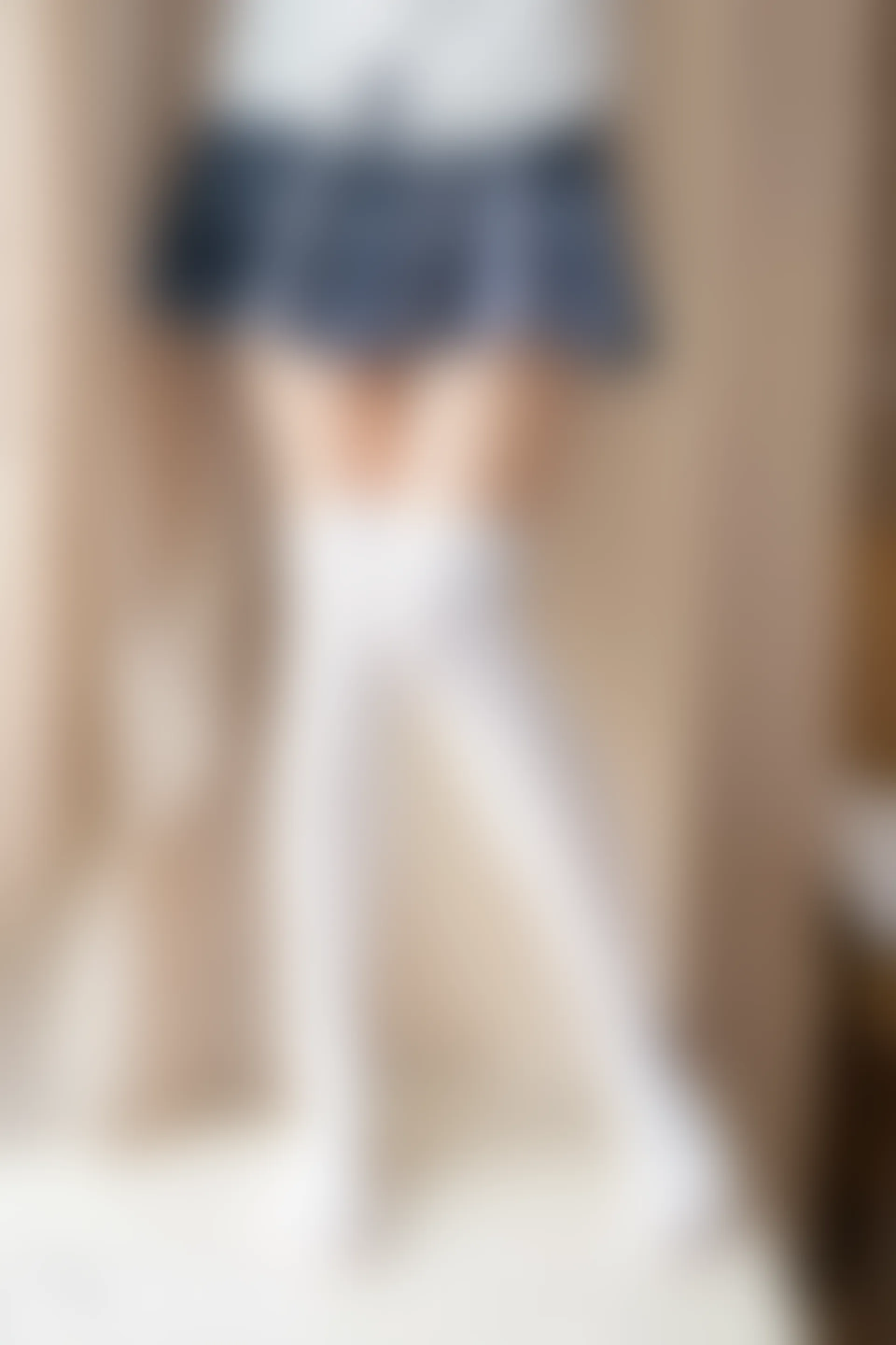 C37.002 窗台上的短裙白丝 [40P-76MB]