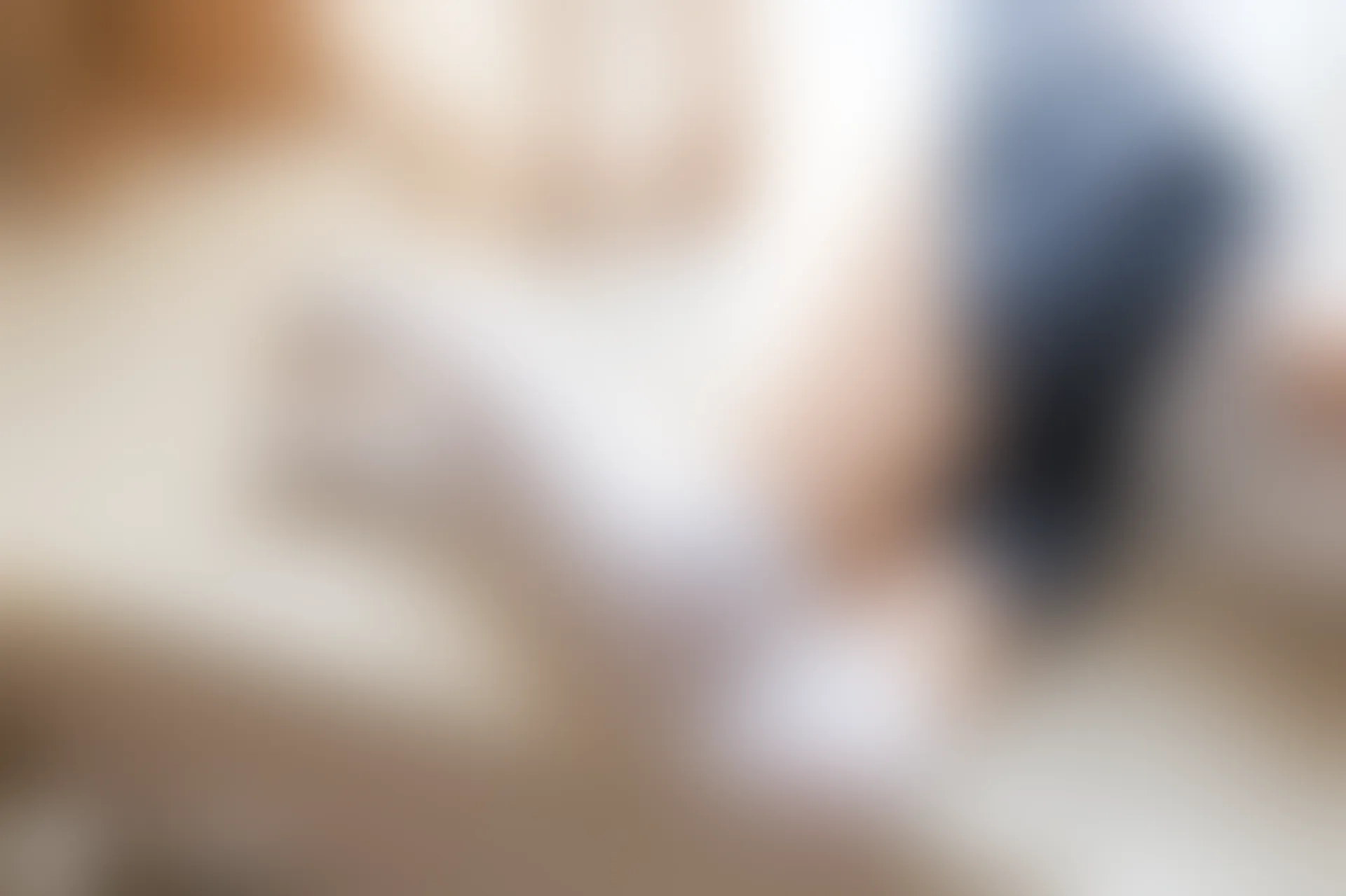 C37.002 窗台上的短裙白丝 [40P-76MB]