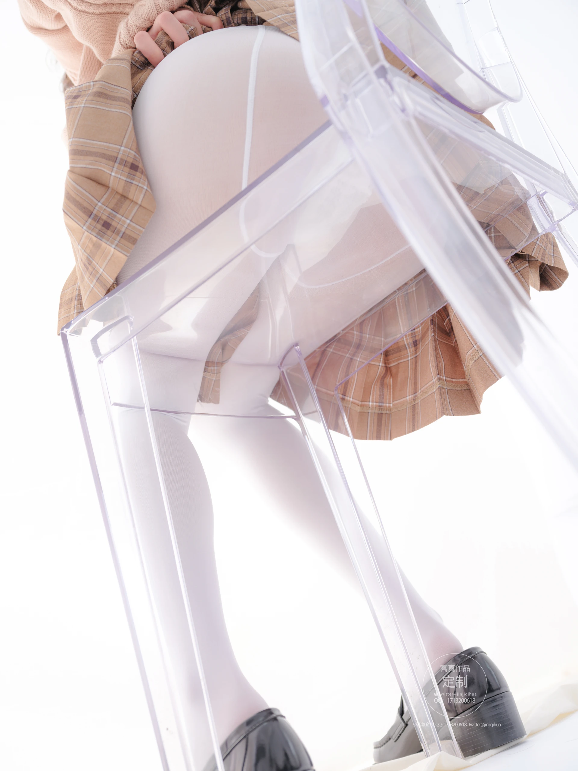 紧急企划 VOL.018 [67P1V-1.1G] 一只喵喵梓 白丝双马尾毛衣jk短裙JK制服, 一只喵喵梓, 双马尾, 白丝, 紧急企划, 美腿, 美足