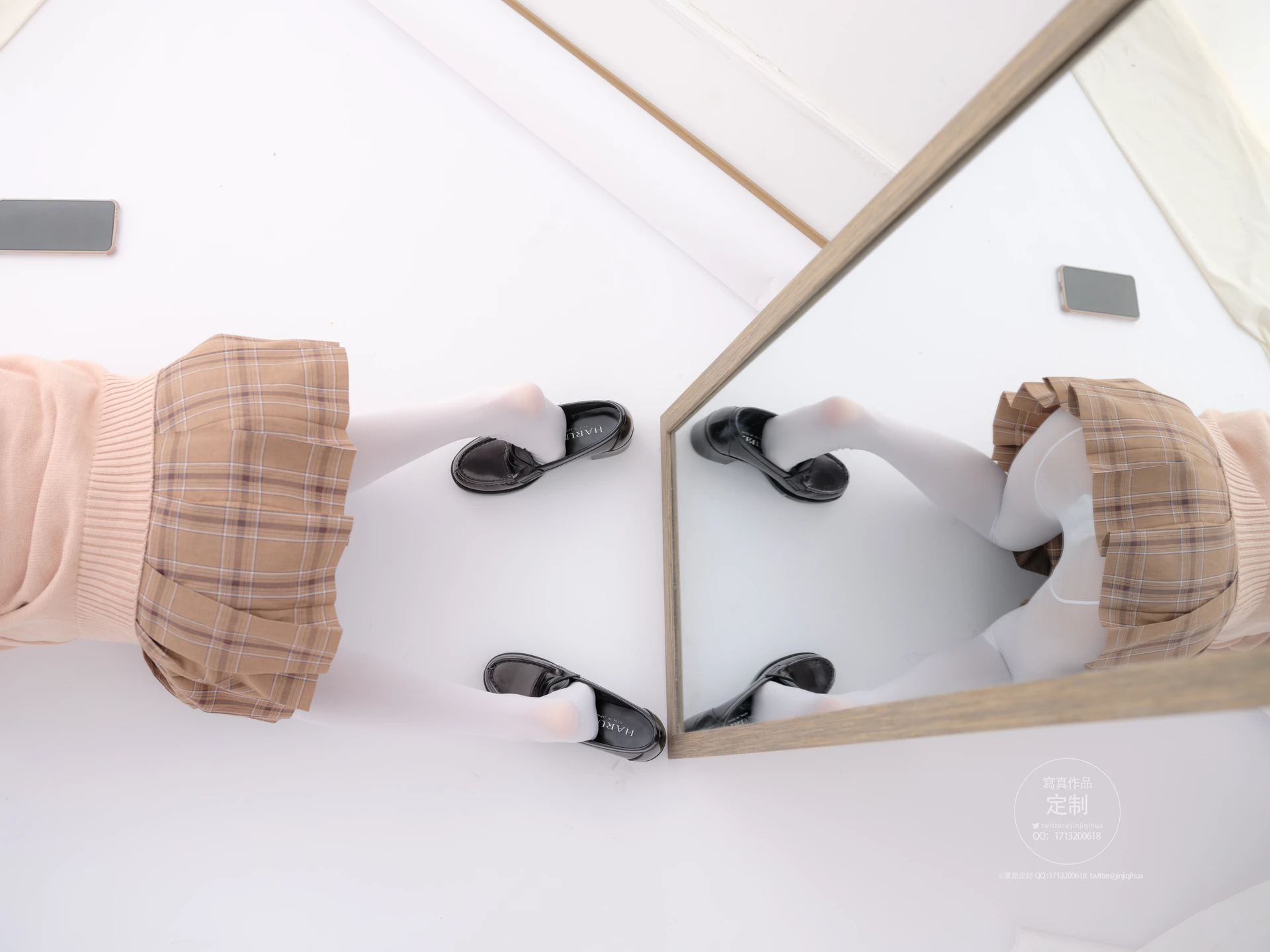 紧急企划 VOL.018 [67P1V-1.1G] 一只喵喵梓 白丝双马尾毛衣jk短裙JK制服, 一只喵喵梓, 双马尾, 白丝, 紧急企划, 美腿, 美足