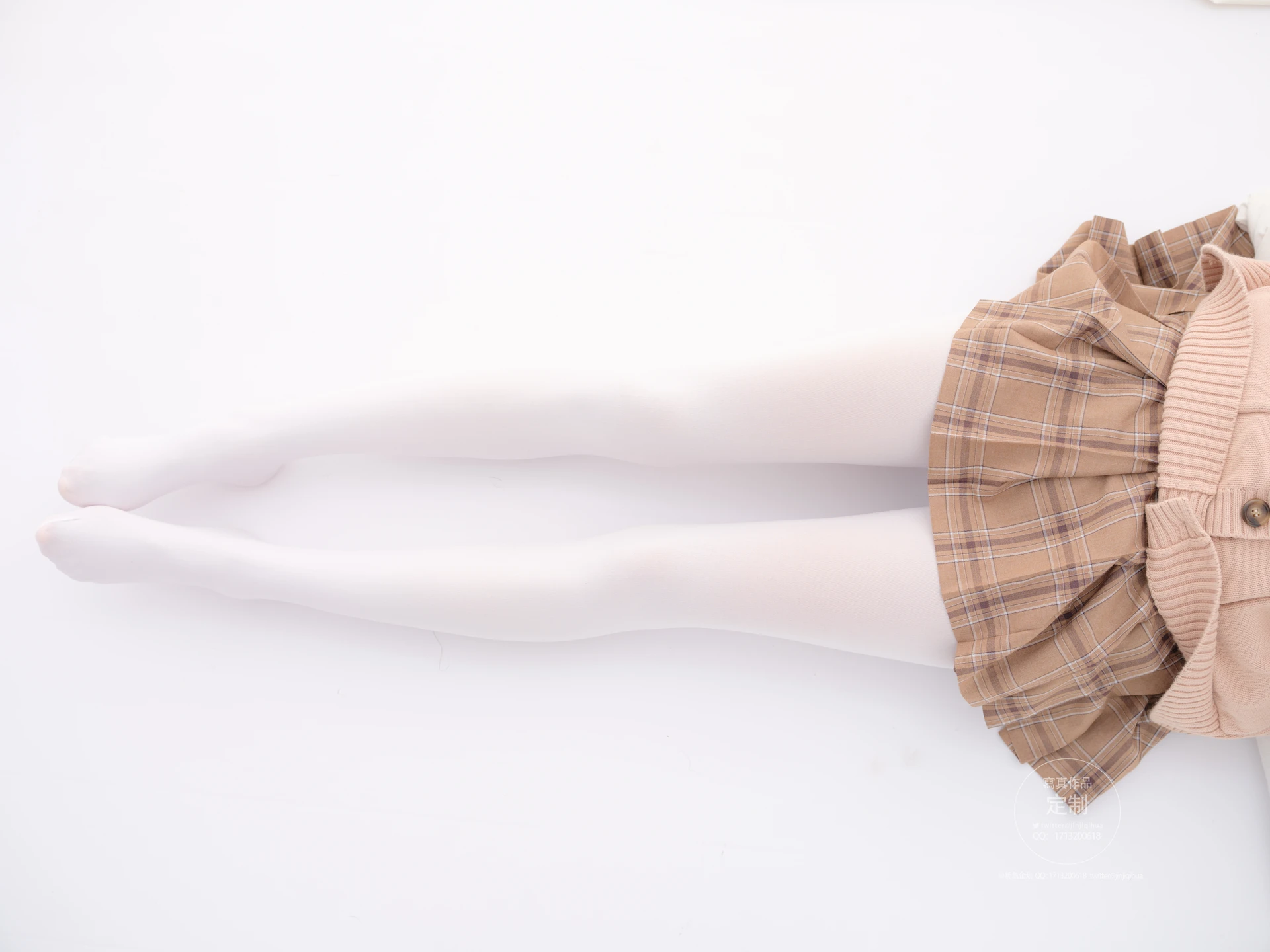 紧急企划 VOL.018 [67P1V-1.1G] 一只喵喵梓 白丝双马尾毛衣jk短裙JK制服, 一只喵喵梓, 双马尾, 白丝, 紧急企划, 美腿, 美足