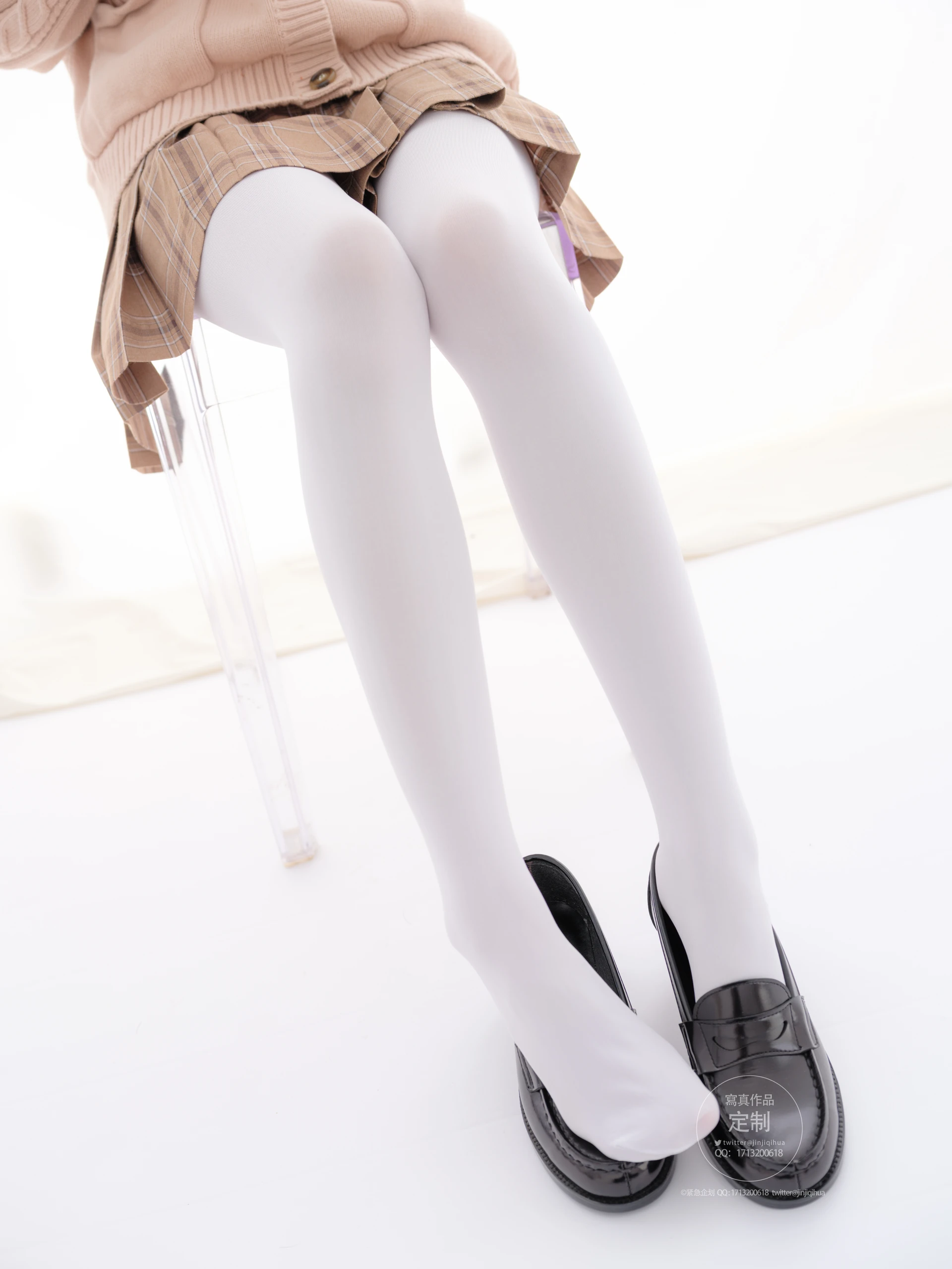 紧急企划 VOL.018 [67P1V-1.1G] 一只喵喵梓 白丝双马尾毛衣jk短裙JK制服, 一只喵喵梓, 双马尾, 白丝, 紧急企划, 美腿, 美足