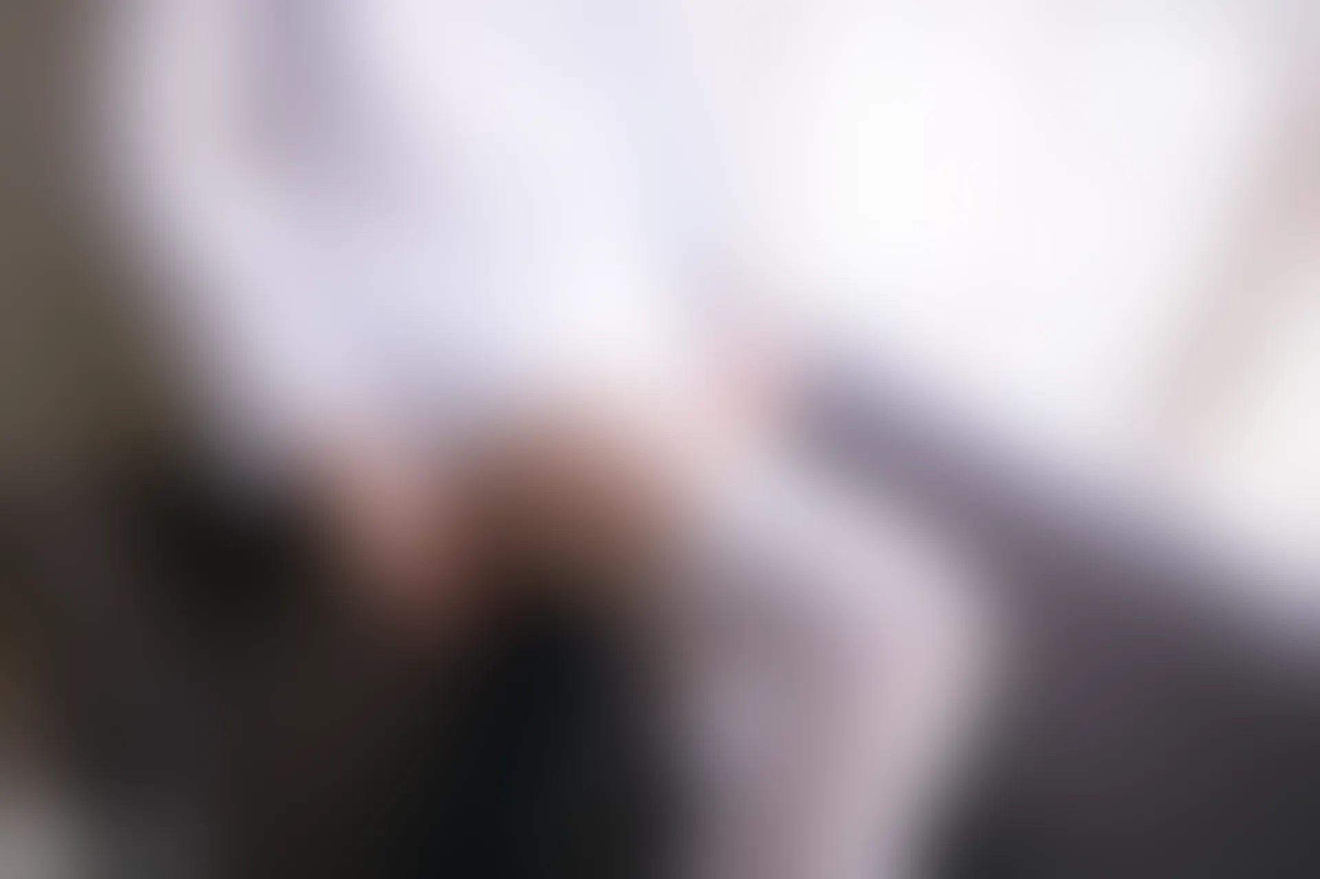 C44.004 沙发上的白丝 [39P-83MB]