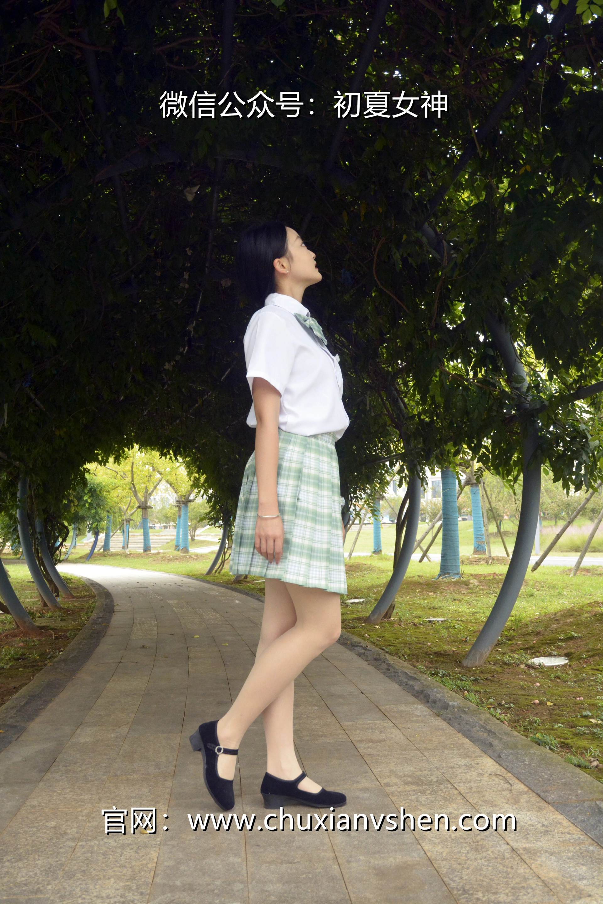 初夏女神 NO.093 双双 雪松JK套[140P+1V／5.53GB]