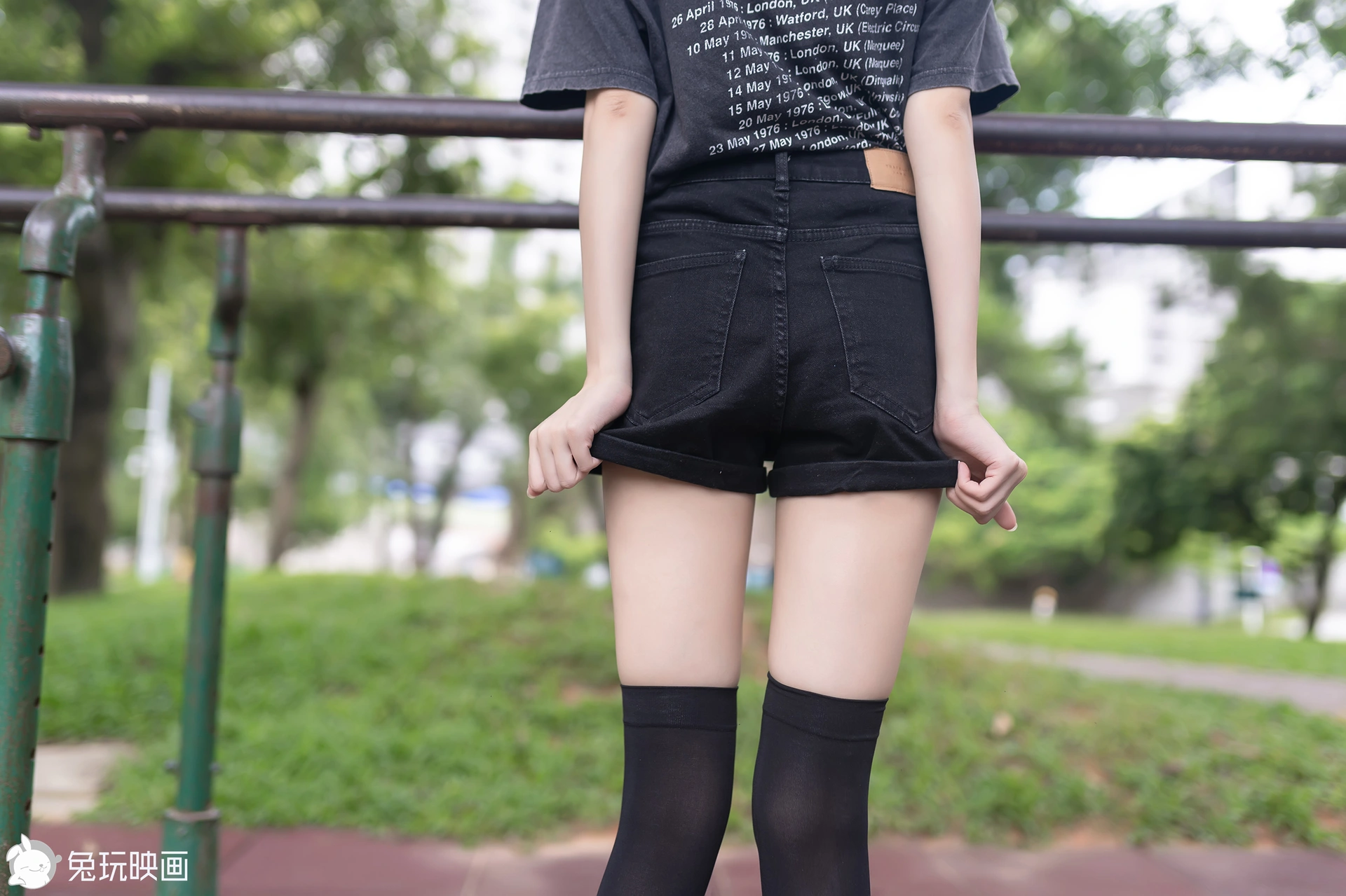 C16.003 热裤黑袜 [40P-93MB]